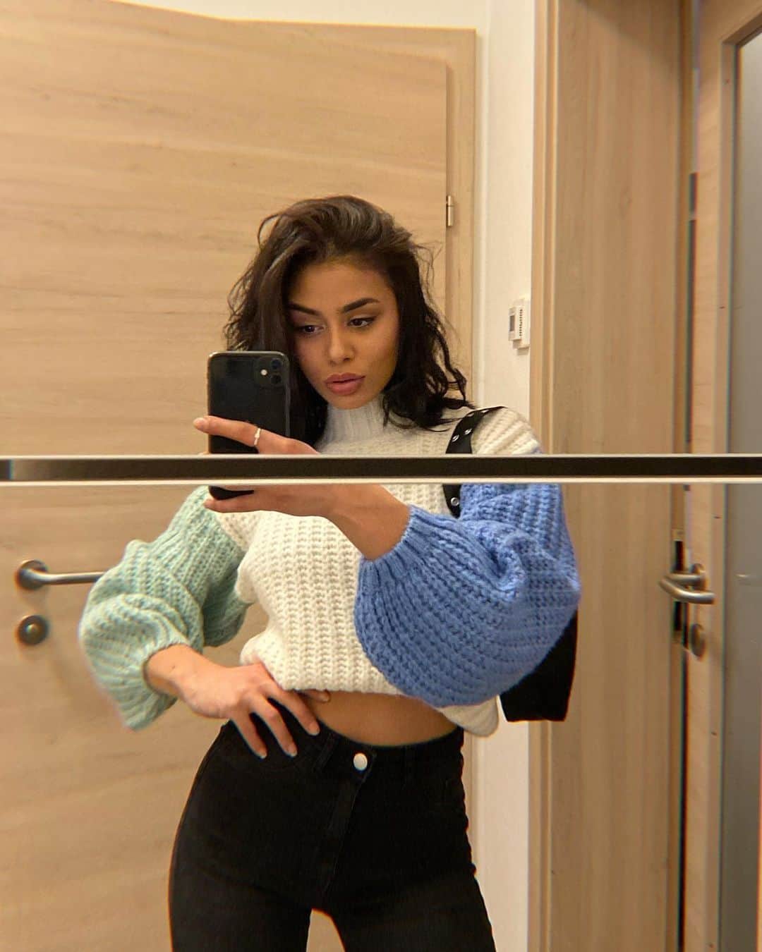 TALLY WEiJLさんのインスタグラム写真 - (TALLY WEiJLInstagram)「@_allaboutlaura_ having a selfie moment in the Colorblock Jumper 💙💚  🔎 SPUACTONFY-XX  #knitwear #colorblock #jumper #mirrorselfie #ootd #fashioninspo #outfit #ootd #style」1月22日 19時40分 - tally_weijl
