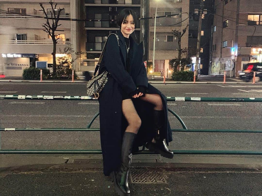 入夏さんのインスタグラム写真 - (入夏Instagram)「ロングコートが好き🖤  #irukastyle」1月22日 19時51分 - iruka__offi