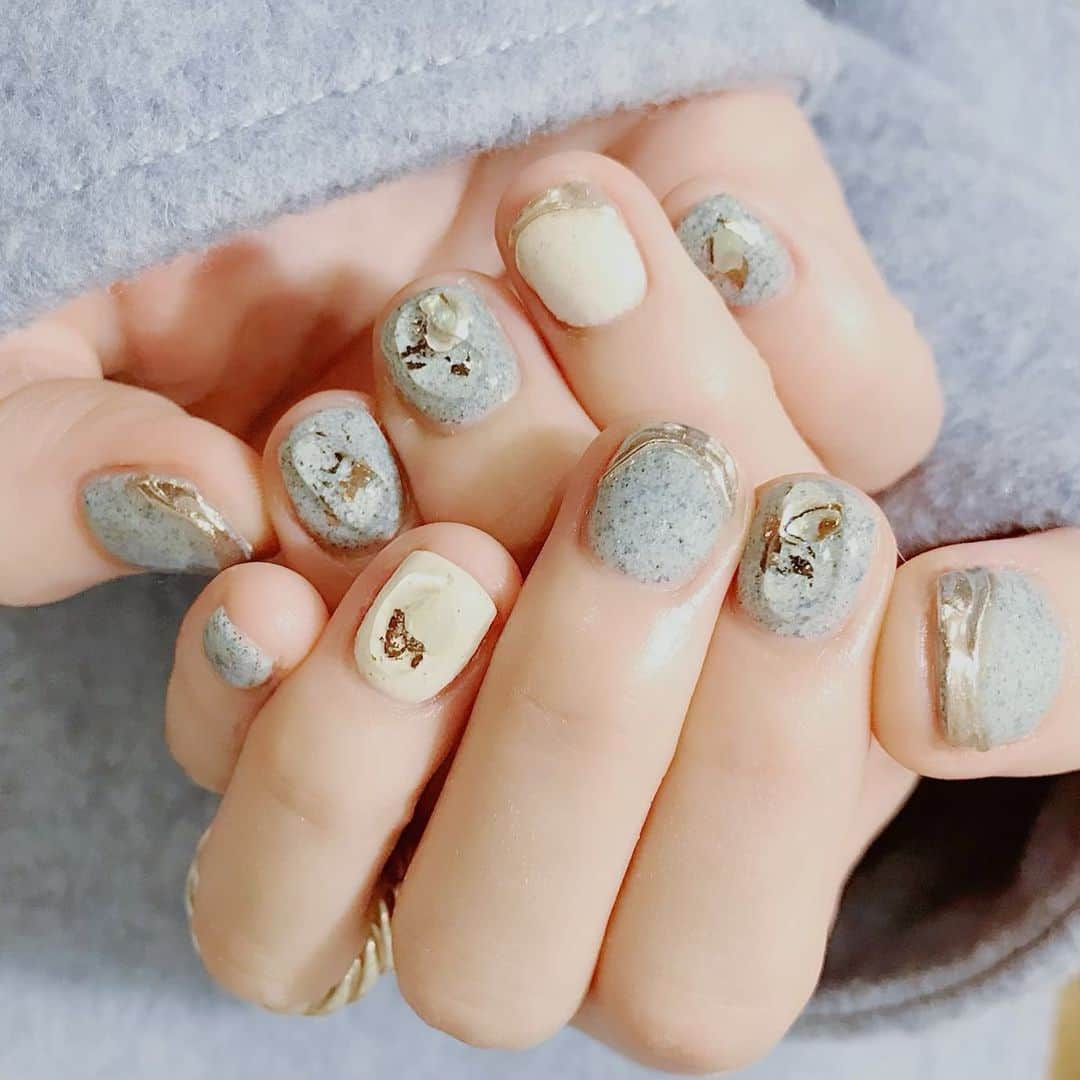 なかやまちえこさんのインスタグラム写真 - (なかやまちえこInstagram)「ブルーとグレーの間✨⠀ ⠀ #nail #nails #nailart #ネイル #美甲 #ネイルアート  #japanesenailart #manucure #japanesenails #manicurist #gelnails #أظافر #네일아트 #미용 #vẽmóng #silentsiren #あいにゃん @ainayamauchi3131」1月22日 19時52分 - chiekonakayama