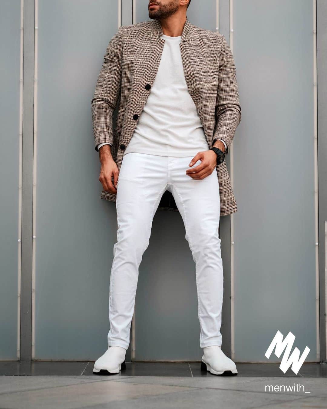 Men Withのインスタグラム：「Great photo of our dear friend @alikelig 👌🏽 #menwithstreetstyle」