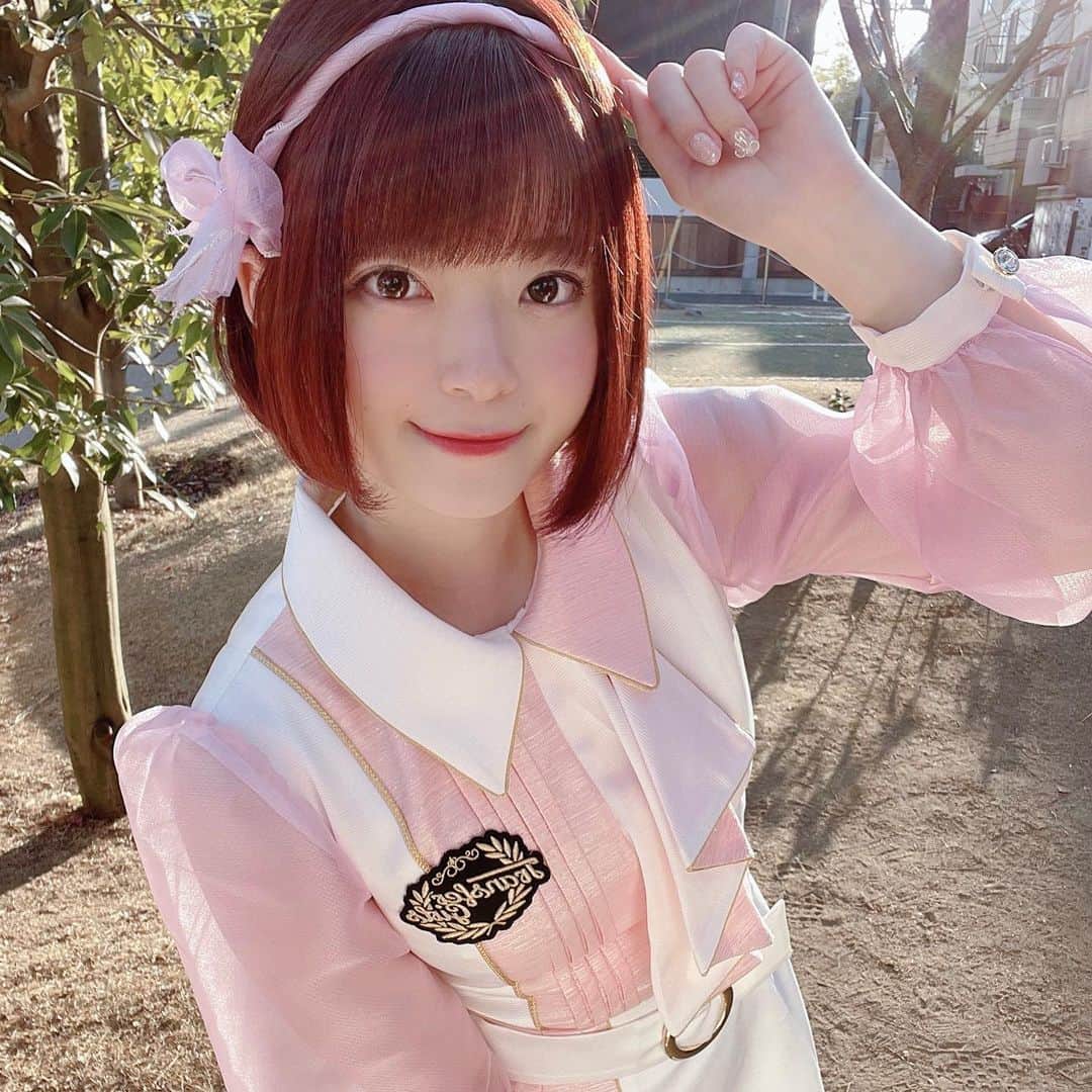 のインスタグラム：「♥︎ ・ ・ お外にすごく映える🌸✨ ・ ・ ・ #屋外 #新衣装 #衣装 #ピンク #春 #spring #アイドル #ワンピース」