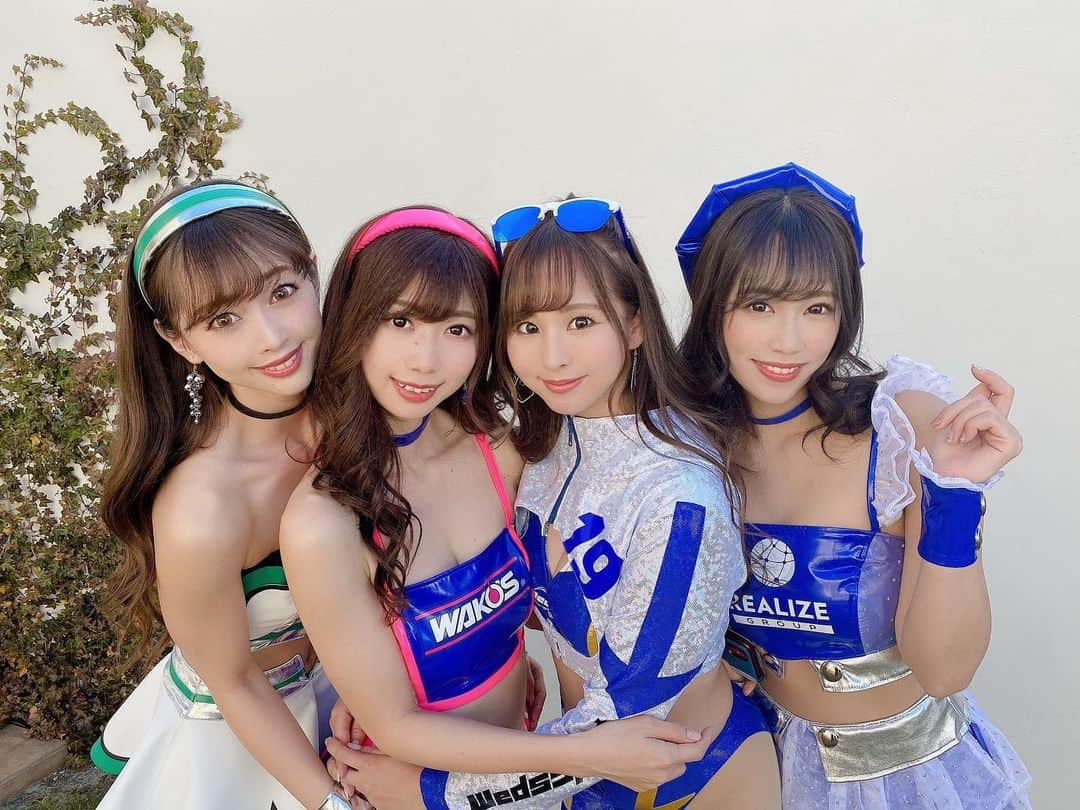 安田七奈さんのインスタグラム写真 - (安田七奈Instagram)「GALS PARADISE "日本レースクイーン大賞2020特集" 表紙撮影に呼んでいただきました🥺‼︎  なんと表紙は5年ぶり 2回目です😭！ しかも 私だけレースクイーン大賞 受賞してないのに ありがたい。。  新人賞の5人も一緒だったよ🏆 2/24発売です💙  #ギャルパラ #galsparadise  #安田七奈 #なーちゃ #レースクイーン #rq #ラウンドガール #グラビア #グラビアアイドル #グラドル #インスタグラビア#美乳 #ムチムチ #むちむち #wedssport #bandoh #セクシー #セクシー美女#wedssportracinggals #followme #japanese #japanesegirl #instagood #instalike #photooftheday #팔로우 #얼스타그램 #粉我 #非常好 ⠀ ⠀」1月22日 20時03分 - nana_yasuda