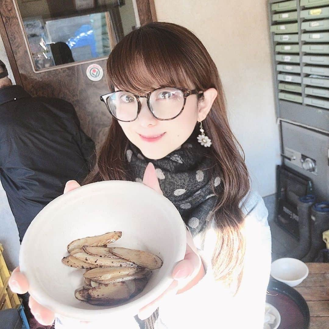 須賀由美子さんのインスタグラム写真 - (須賀由美子Instagram)「今日の🌸さくらFMでは高塩恵美子農園さんのえみの自然薯ご紹介しました！すごい粘りです‼️ #自然薯  #さくら市」1月22日 20時04分 - tottiyumi