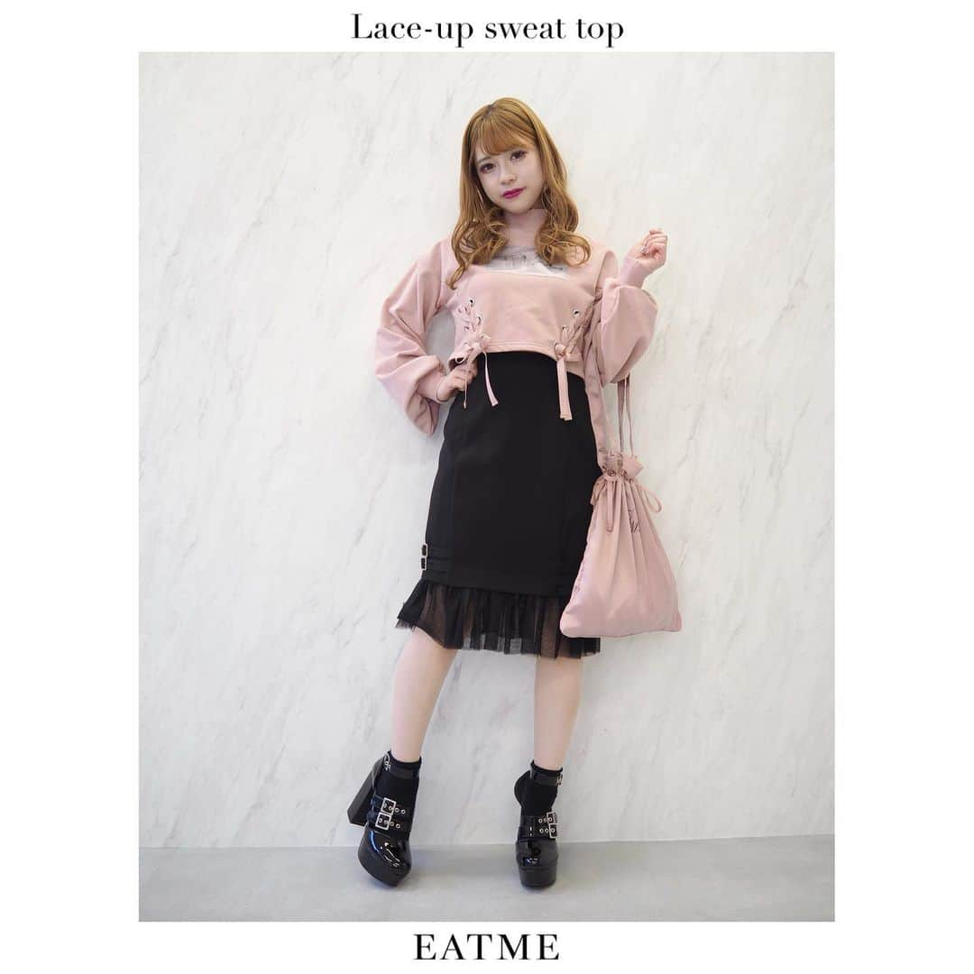 EATMEさんのインスタグラム写真 - (EATMEInstagram)「1.22 update... #EATME #JANUARY #NEW #ITEM . TOP画面のURLからEATME WEB  STOREをCHECK▶︎▶︎▶︎ @eatme_japan . 🌹レースアップスウェットトップ ¥8,150(＋tax) PNK.GRY.BLK ☑︎FREE ※発売中 . #EATME_CODE #eatmejapan #イートミー」1月22日 20時25分 - eatme_japan