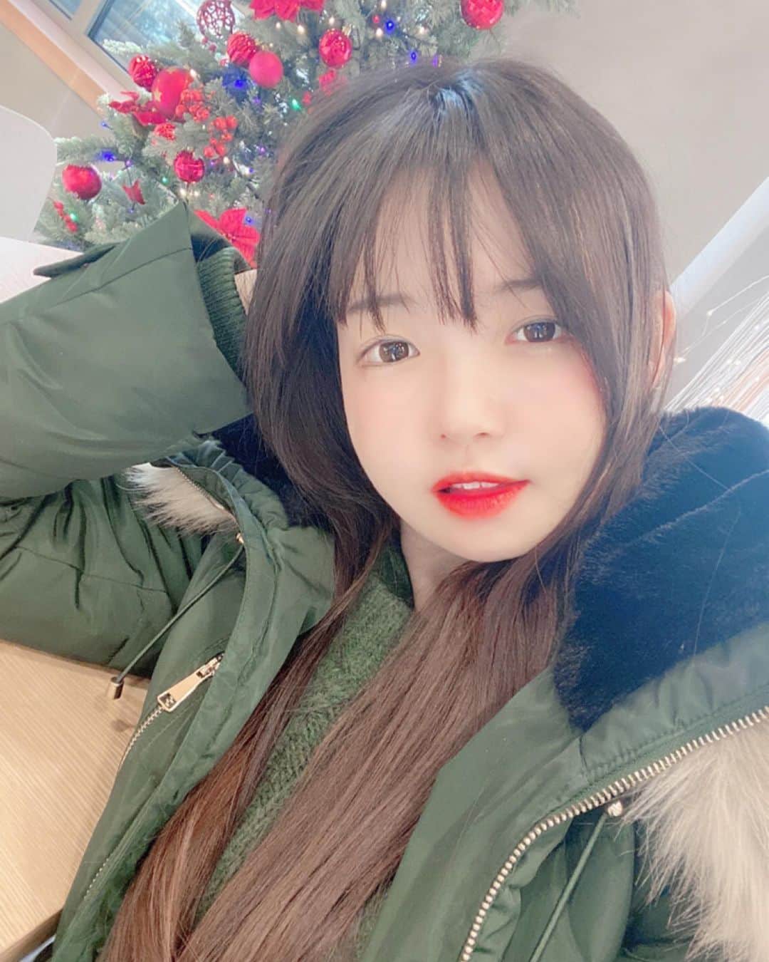 ウンソルのインスタグラム：「그래도..」