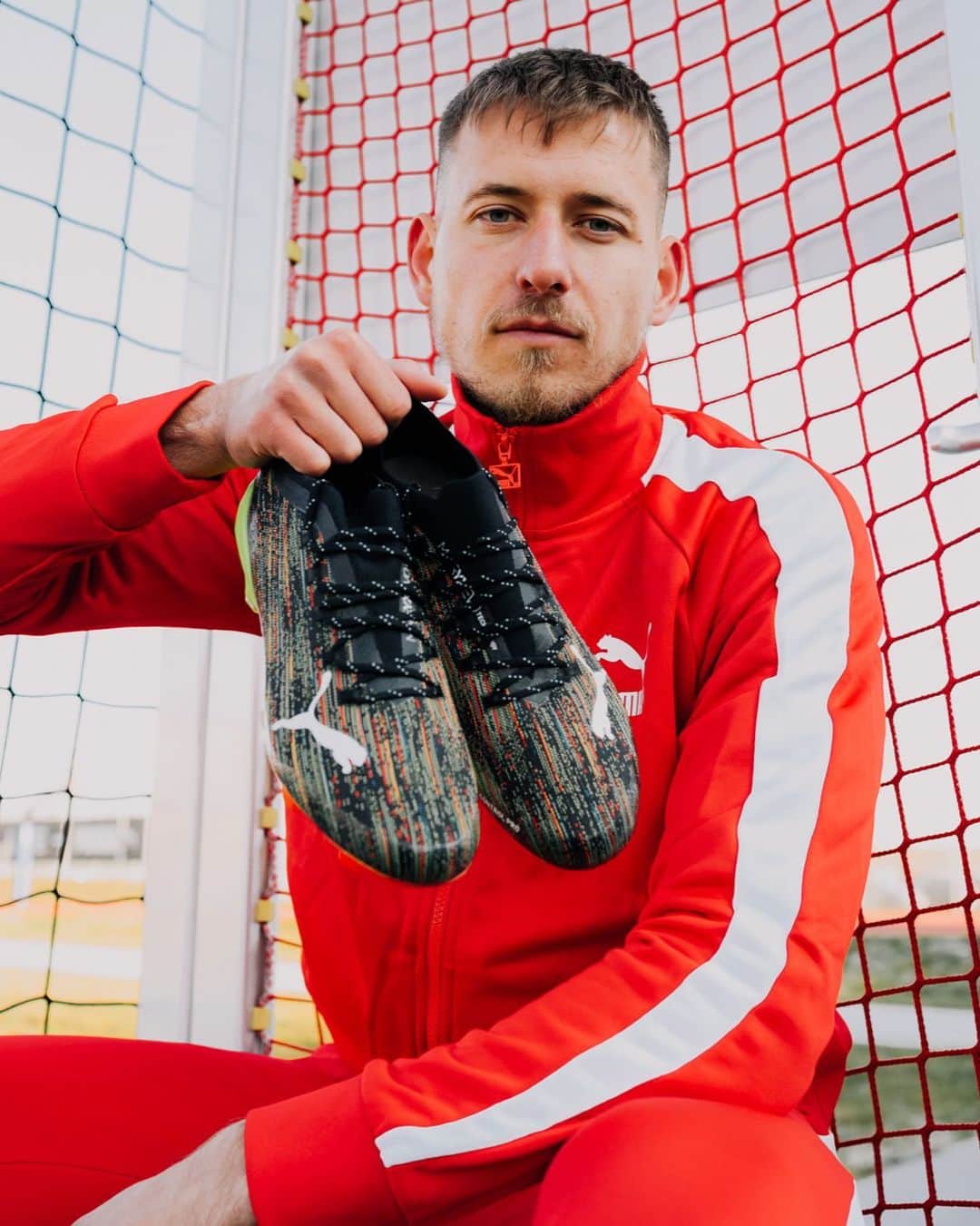 ヴァルデマール・アントンのインスタグラム：「Can’t be GAME ON without the ULTRA. @pumafootball #wowa⛰ #werbung」