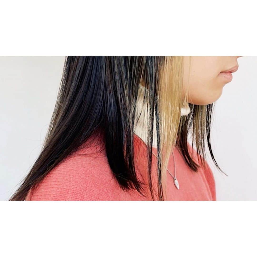 veticaさんのインスタグラム写真 - (veticaInstagram)「▼ vetica guest hair▼  前上がりインナーカラー。 髪を下ろしたり耳をかけたりする事で色々な表情を見せるstyleです🌿  hair安藤　@vetica_andoryu   #vetica #tokyo #harajuku #ladys#beauty #hair #cut #colo r」1月22日 20時58分 - veticatokyo