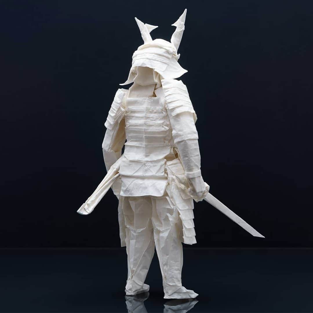 HYPEBEASTさんのインスタグラム写真 - (HYPEBEASTInstagram)「@hypebeastart: Finnish artist @jkonkkola_origami has unveiled an insanely-detailed origami samurai made from a single piece of paper. Taking over 50 hours to make, the sculpture started off as a 95cm x 95cm sheet of Wenzhou paper which was worked carefully in shaping the body with clips, water, a brush, and a hairdryer. The end result is a 21cm-tall origami samurai that sees great detail and stands on its own. Click the link in our bio to watch how the piece came together.⁠⠀ Photo: Juho Könkkölä」1月22日 20時51分 - hypebeast