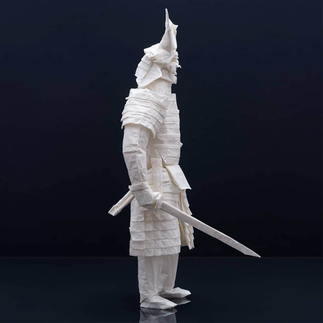 HYPEBEASTさんのインスタグラム写真 - (HYPEBEASTInstagram)「@hypebeastart: Finnish artist @jkonkkola_origami has unveiled an insanely-detailed origami samurai made from a single piece of paper. Taking over 50 hours to make, the sculpture started off as a 95cm x 95cm sheet of Wenzhou paper which was worked carefully in shaping the body with clips, water, a brush, and a hairdryer. The end result is a 21cm-tall origami samurai that sees great detail and stands on its own. Click the link in our bio to watch how the piece came together.⁠⠀ Photo: Juho Könkkölä」1月22日 20時51分 - hypebeast