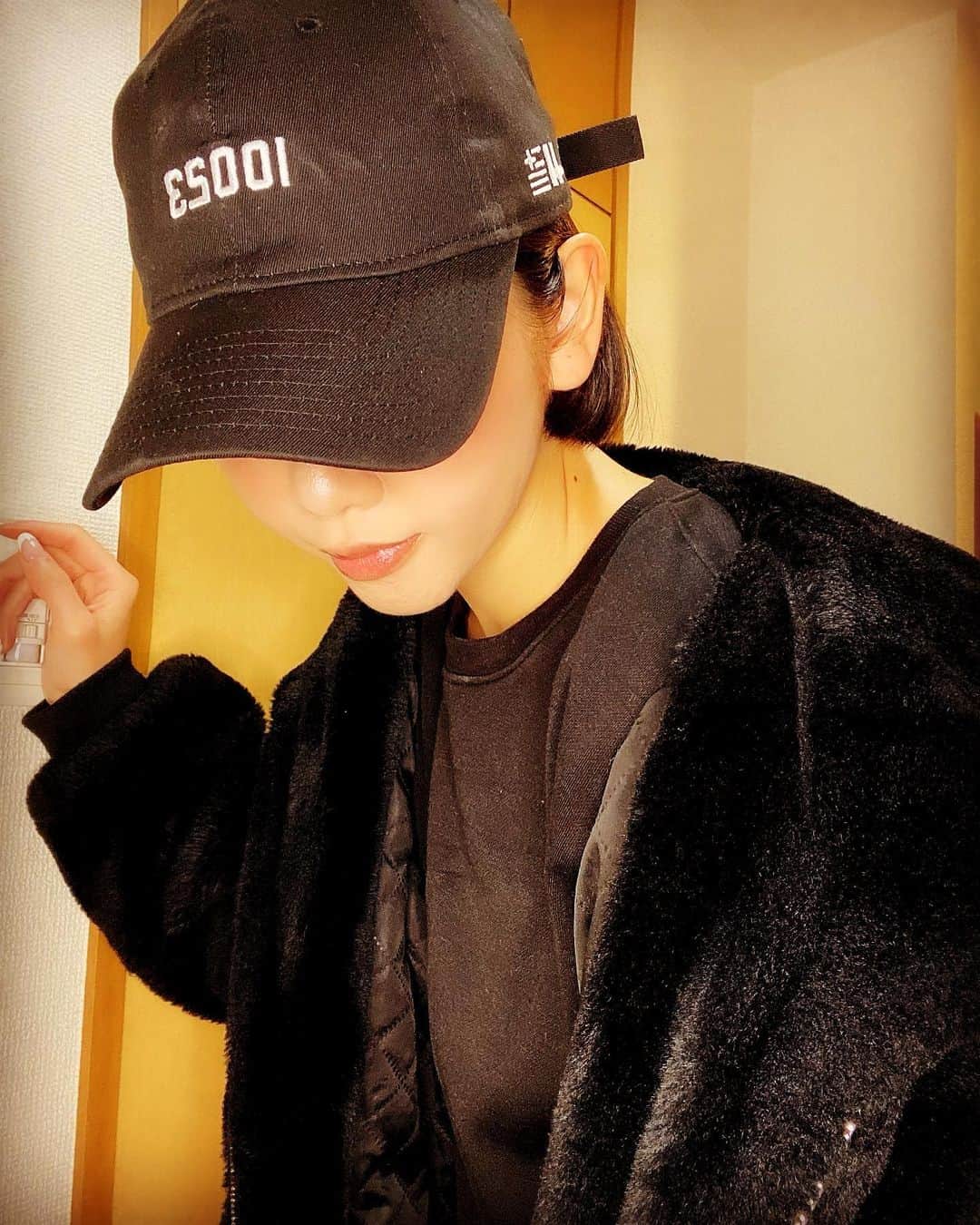 Yukkyのインスタグラム：「ぴーちゃんがプレゼントしてくれた🧢💗 おそろいらしい👧💞👧 大切にするねありがとう💋💋💋 NEW ERA × HARLEM . . . . . #newera#harlem#showgirl#showdancer#japanesegirl#girl#instalike#instafashion#instadaily#ootd#hiphop#anime#2021#バーレスク東京#ダンサー#黒髪ボブ#ショートヘア#黒コーデ」