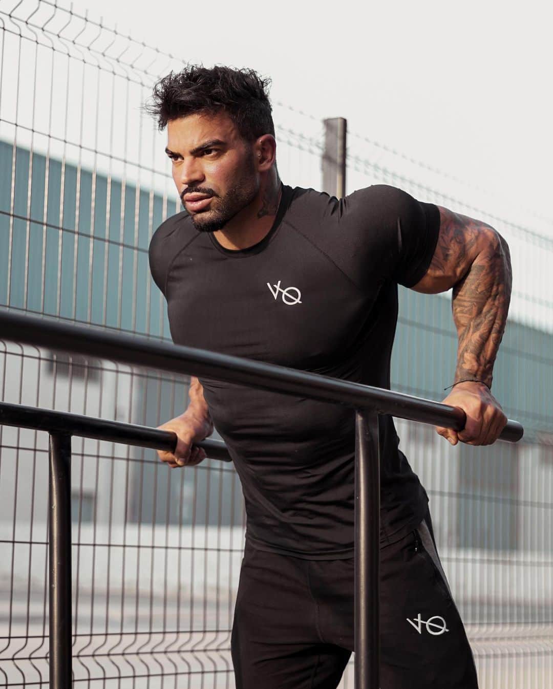 Sergi Constanceさんのインスタグラム写真 - (Sergi ConstanceInstagram)「Stay active @vqfit  . Upcoming re-stock with some added newness in Core collection. Drops 22nd January (click link @vqfit bio)」1月22日 20時54分 - sergiconstance