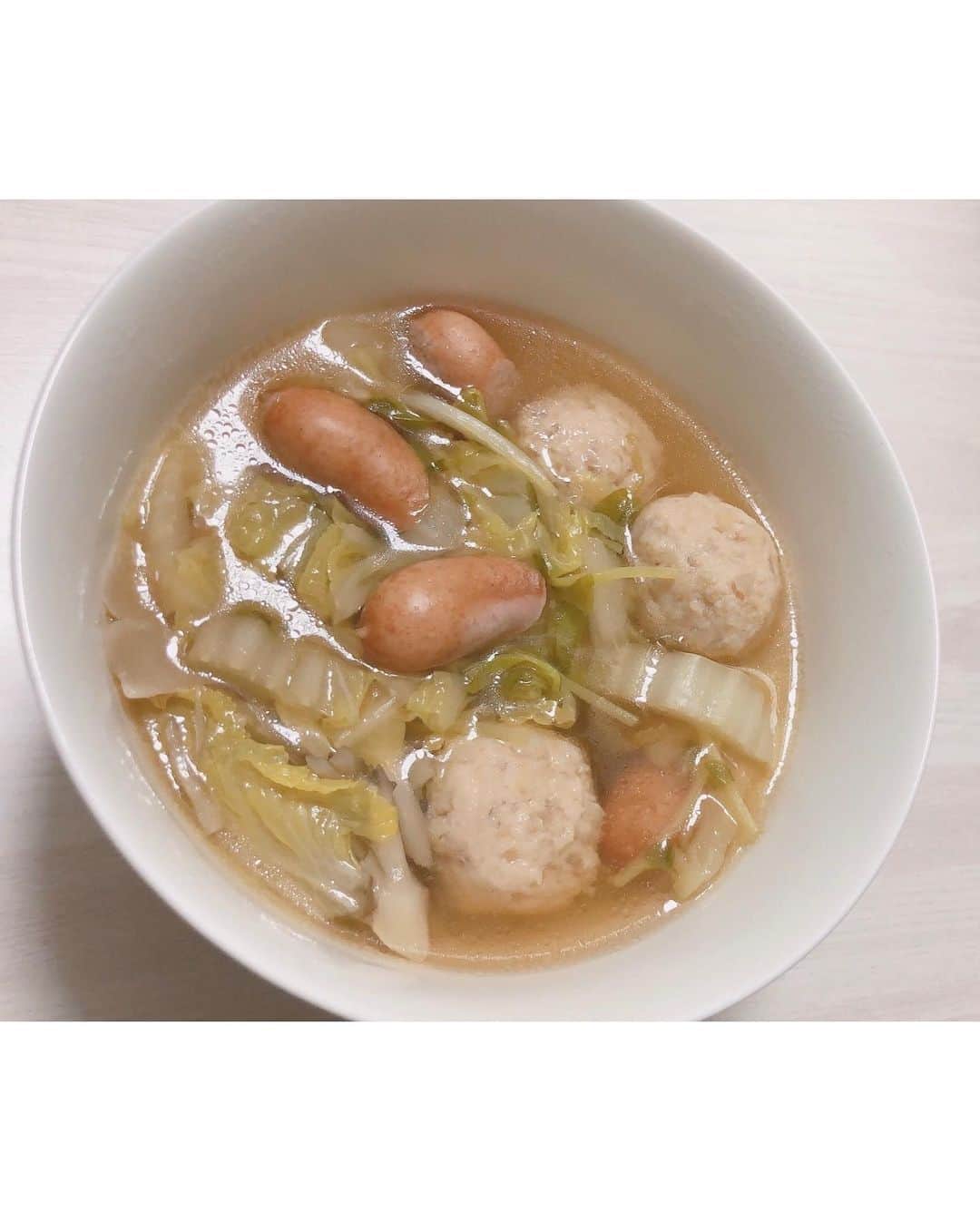 小川舞さんのインスタグラム写真 - (小川舞Instagram)「*⋆⸜нёιιο!⸝⋆*﻿ ----------------------------------﻿ 配信でお話ししてた野菜スープ﻿ ちゃんと作ったよ🥬﻿ ちゃんとアボガドも🥑﻿ やっぱり映えないw﻿ ----------------------------------﻿ ﻿ #supergt #JLOC #ランボルギーニ #88号車 #レースクイーン #racequeen #モデル #model #ポートレート #portrait #フォロワー募集中  #japanese #japan #japanesegirl #followme  #ロングヘアー #お洒落さんと繋がりたい #winter #セルフィ#ゆるふわ #instafashion #ootd #dress #tokyo #撮影会 #お料理記録」1月22日 20時54分 - maimai.o0616