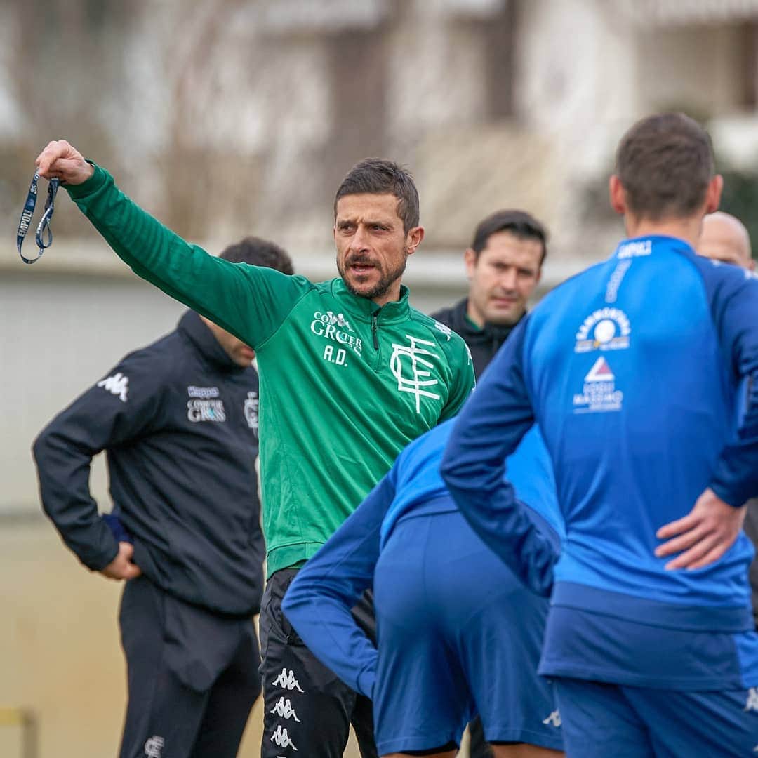 のインスタグラム：「📸📸📸 Azzurri al lavoro stamani al Sussidiario; domani mattina l'ultima seduta prima della partenza per Lecce」