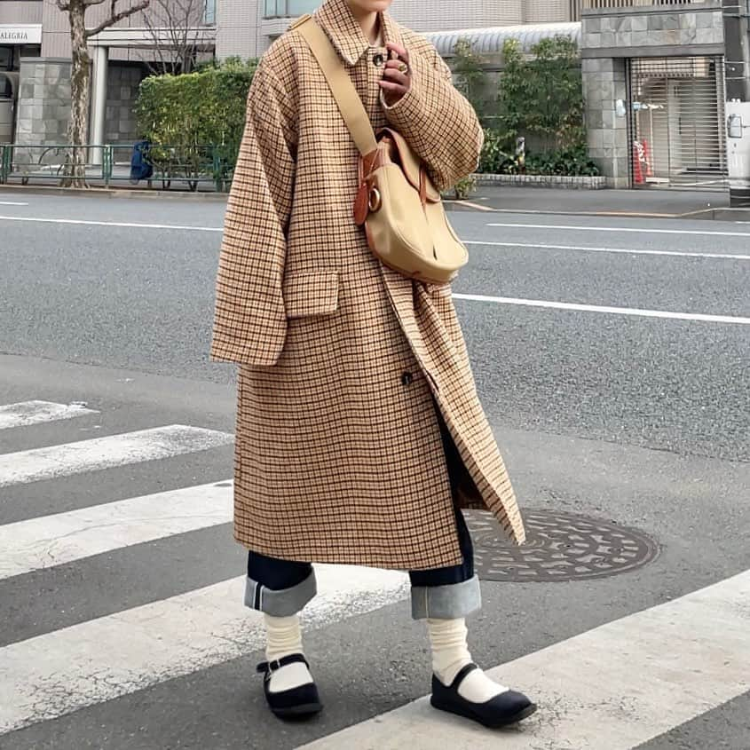 さいとうなるさんのインスタグラム写真 - (さいとうなるInstagram)「🧥 . AURALEE×brady . この組み合わせは間違いなく可愛いやつ😍 お気に入りのコーデです🕊 . . outer... @auralee_tokyo  pants... @anatomica_tokyo_nihonbashi  shoes... @sog.official_  bag... @brady_bags  . . . #618MARILYN #マリリン2 #アナトミカ #anatomica #アナトミカマリリン #MARILYN2  #マリリン #アナトミカ#simple#fudge#cluel #シンプル #クルーエル #ファッジ #シンプルコーデ #bradybag #brady #ブレディ #冬コーデ #チェックコート#ロングコート #大人カジュアル #お洒落さんと繋がりたい #今日のコーデ #カンフーシューズ #大人カワイイ #クルーエル女子 #auralee #古着 #オーラリー#vintage」1月22日 20時59分 - naru060708