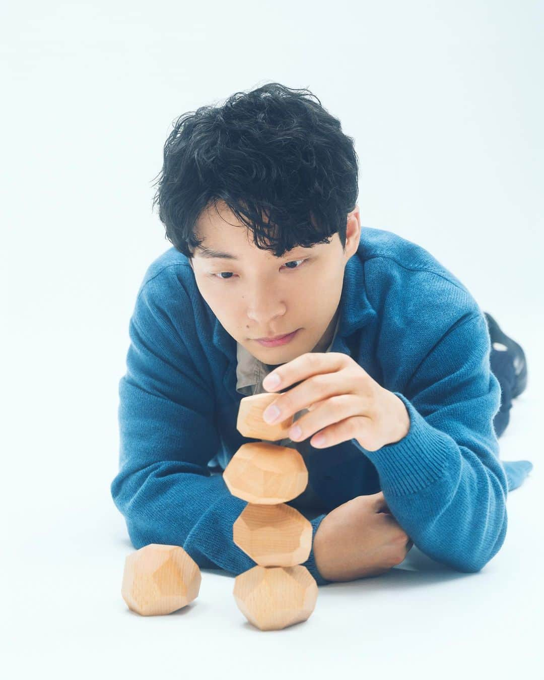 網中健太のインスタグラム：「人が集中している時の表情が好きです。伝わりますかね？  #星野源  #genhoshino  #ポートレート #portrait  #portraitphotography  #網中健太  #kentaaminaka  #kentaaminaka_photo」