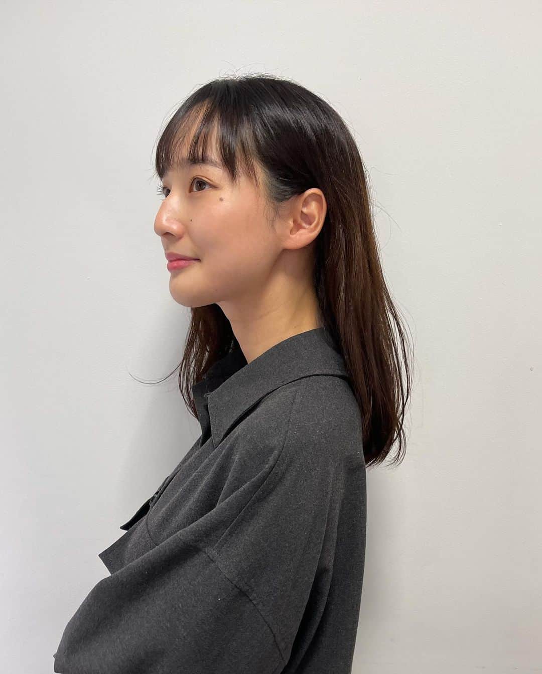 高嶋香帆のインスタグラム：「@motonori_kurihara  Air銀座Centralの栗原さんにカットとトリートメントしてもらったよん☺️✨  前髪ありが冬の定番の髪型だなぁ☺️🤘 いつもありがとうございます🙇‍♀️✨」