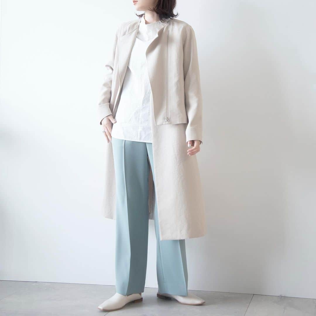 INDIVIのインスタグラム：「- new items -﻿ ﻿ ﻿ 4通りの着こなしが楽しめるライトアウターが登場しました！﻿ 軽い素材を使用しているのでストレスフリーにさらっと羽織っていただけます。﻿ ベーシックで合わせやすいライトベージュ、ブラックと﻿ 春らしくポイントになるオリーブグリーンの3色でご用意。﻿ リールで4通りの着方をご紹介しています！﻿ ぜひ合わせてチェックしてみてください。﻿ ﻿ ﻿ ✴︎coat.¥30,800(税込)﻿ ✴︎no.127-92001﻿ ﻿ ＿＿＿＿＿＿＿＿＿＿＿＿＿＿＿＿﻿ 【ポイントキャンペーン開催中!!】﻿ 1/20(wed)-1/31(sun)までの期間中、﻿ 春の新作アイテムがポイント10倍に！﻿ 今時期からお召しいただける羽織りものや、鮮やかなカラーニットアイテムも対象です。﻿ ぜひチェックしてみてください！﻿ ﻿ ﻿ #INDIVI﻿ #インディヴィ」