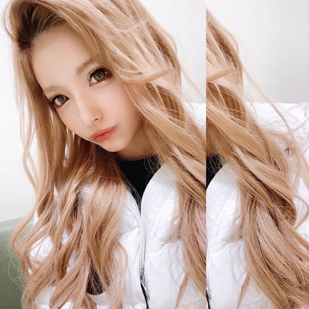アンジェリカのインスタグラム：「💜 . マツエク事情♥良く聞かれるので♥ 👇🏻 @eyelash_chrissie ♥  ボリュームラッシュ180束 SC.SC.Jカール 12.14.12ミリ 下　9ミリ 50本  ☝️🏻ﾃﾞｽ♥  公式LINE限定キャンペーン (予約時にお伝え下さい♡) ご新規様限定✨ わたしのインスタ見た！で ¥2,000オフになります ⚠️¥5,000以上のお会計の方のみになります♥ . 久しぶりに前髪上げてみた😇 .  #マツエク」
