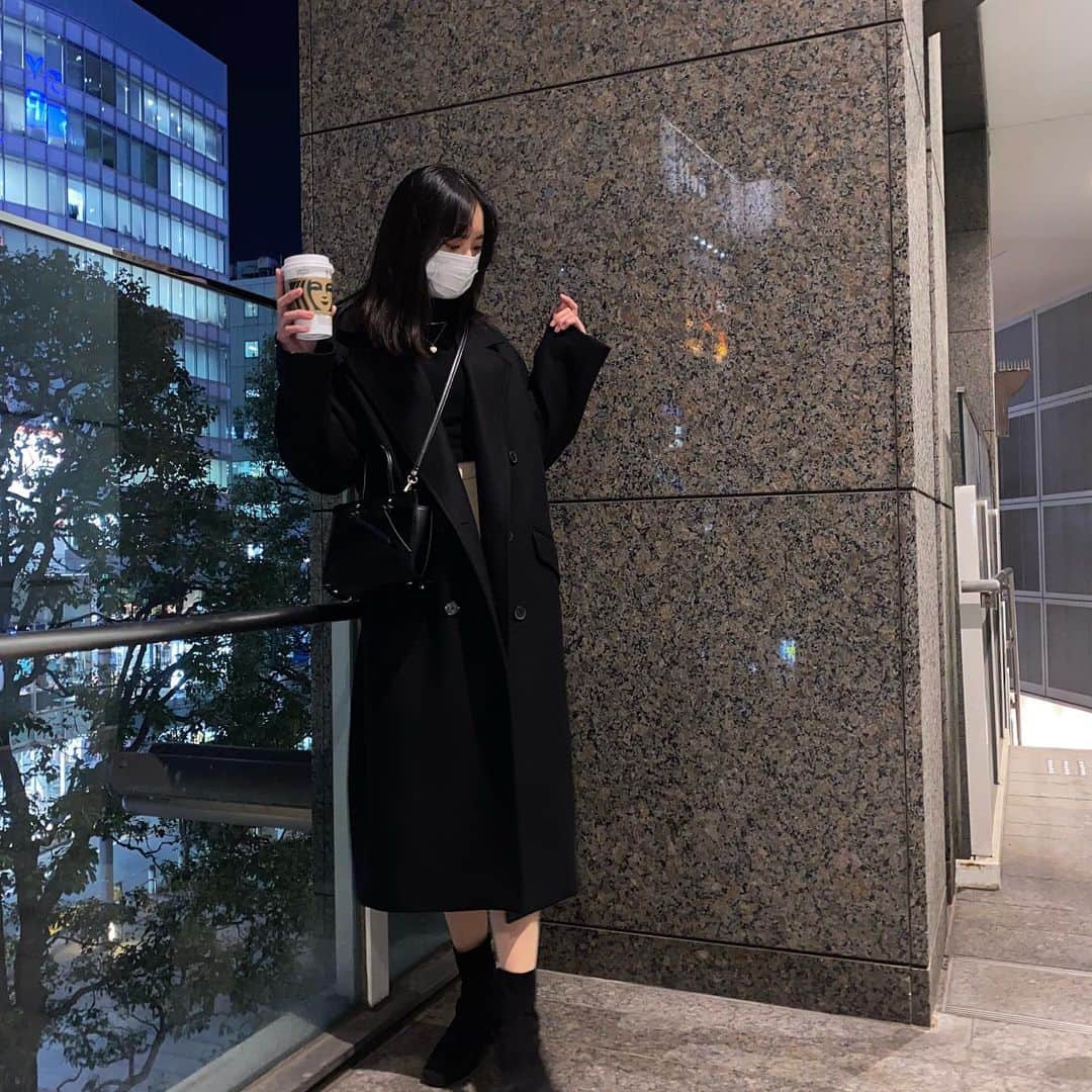 大槻りこのインスタグラム：「. . “ある日のワタシ” . . . #ootd4nylonjp #instagood #fyp  #fashion  #ブラックコーデ #zara #gu  #starbucks」