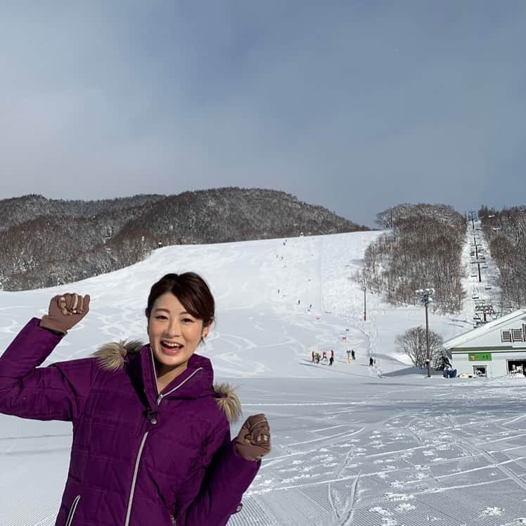 小宮山瑞季さんのインスタグラム写真 - (小宮山瑞季Instagram)「さぁーて！明日のこれダネッ！は、県内のスキー場の魅力をご紹介👍❤ 今年はパウダースノーで、雪も豊富！ 絶好のスキー環境が整っているそうです！ 私みたいな初心者の方も、パウダースノーだと転んでもあんまり痛くないので、オススメだそう❄☃ 今年こそは、スノボ練習しようかな、、、  #土曜はこれダネッ #スキー #ski #スノボ #スノーボード #snowboard #長野のスキー場  #冬遊び #ゲレンデ #ゲレ食 #逆光 #眩しかった #パウダースノー #初心者 #おすすめ #長野放送 #アナウンサー #小宮山瑞季」1月22日 21時27分 - komiyama_mizuki