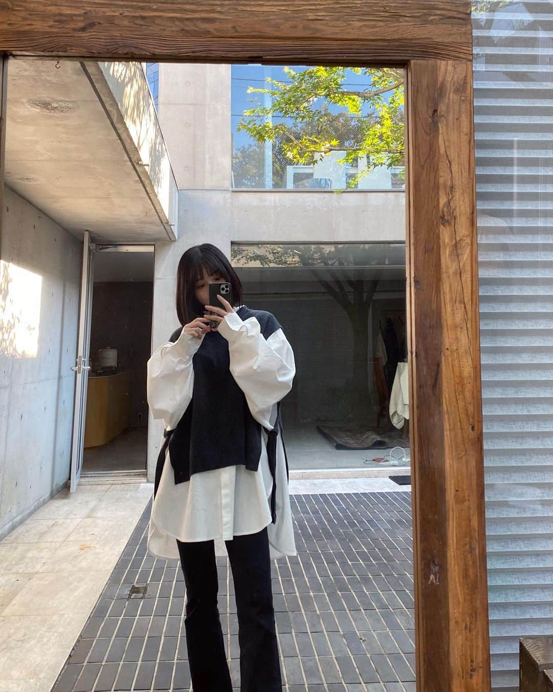 永井理子のインスタグラム：「いつかの撮影したときのお洋服。 レイヤードするの可愛いよね😳」