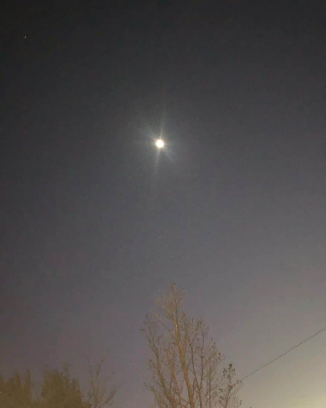 中野みやびのインスタグラム：「そら  #空 #そら #sky #綺麗 #picture #flash #caseiphone #スマホ #camera #写真 #album #アルバム #自然 #夜 #night #中野みやび #みやび」