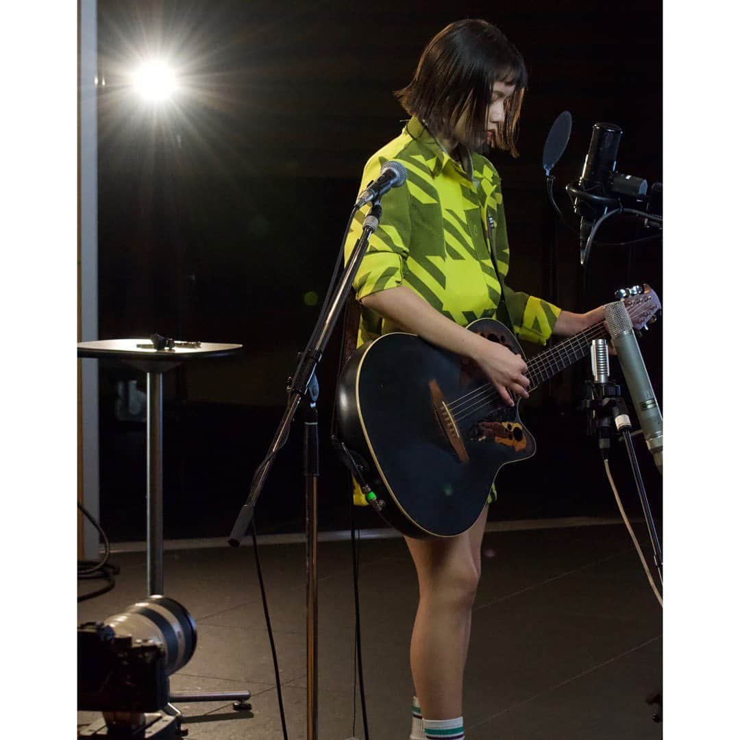 Anlyさんのインスタグラム写真 - (AnlyInstagram)「🎥NEW VIDEO Anly 『Shape of You～エトランゼ』Loop Pedal ver.＠ Nogizaka Studio  You can now watch on Youtube!! CHECK IT OUT!!  #anly #shapeofyou #edsheeran #エドシーラン #エトランゼ #étranger #関ジャム #looppedal #looper #ループペダル #loopstation #mashup」1月22日 21時51分 - anly_singer