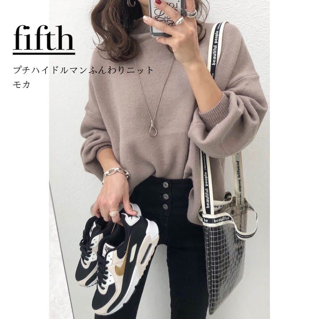Miyoのインスタグラム：「﻿ ﻿ ﻿ @fifth_store のふんわりニット♡﻿ もっちりふわふわで肌触りがよくて暖かい🥰﻿ チクチクしないのでハイネックが苦手な方でも﻿ 着やすいと思います👌🏻﻿ ﻿ 今日はお気に入りの黒スキニーと❤︎﻿ ﻿ ﻿ ﻿ #プチハイドルマンふんわりニット …#fifth#fifthtl#フィフス﻿ コーデュロイジャケット…#ZARA#ザラ﻿ 黒スキニー…楽天roomに載せてます﻿ バッグ…#beautifulpeople﻿ スニーカー…#NIKE#エアマックス90﻿ ロングブーツ…#GU#ジーユー﻿ ブレスレット・ネックレス…#楽天roomに載せてます﻿ ﻿ ﻿ ﻿ ﻿ ﻿ #高身長コーデ#冬コーデ#ニット#カジュアル#スニーカーコーデ#ブーツコーデ#ザラコーデ#GUコーデ#ザラジョ#ザラジョコーデ#ビューティフルピープル#プチプラコーデ#プチプラファッション#シンプルコーデ#カジュアルコーデ#大人カジュアル#大人可愛い#時尚﻿ ﻿」