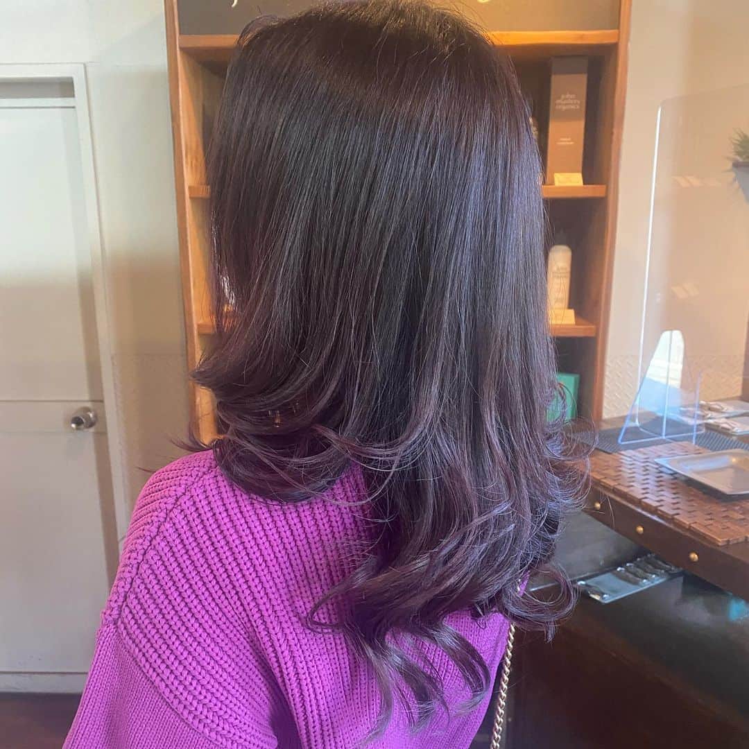篠崎愛さんのインスタグラム写真 - (篠崎愛Instagram)「髪切って染めました。 ピンクパープル パープルピンク？ よくわからんけどいい色にしてもらいました💕」1月22日 22時11分 - mana.s_golf