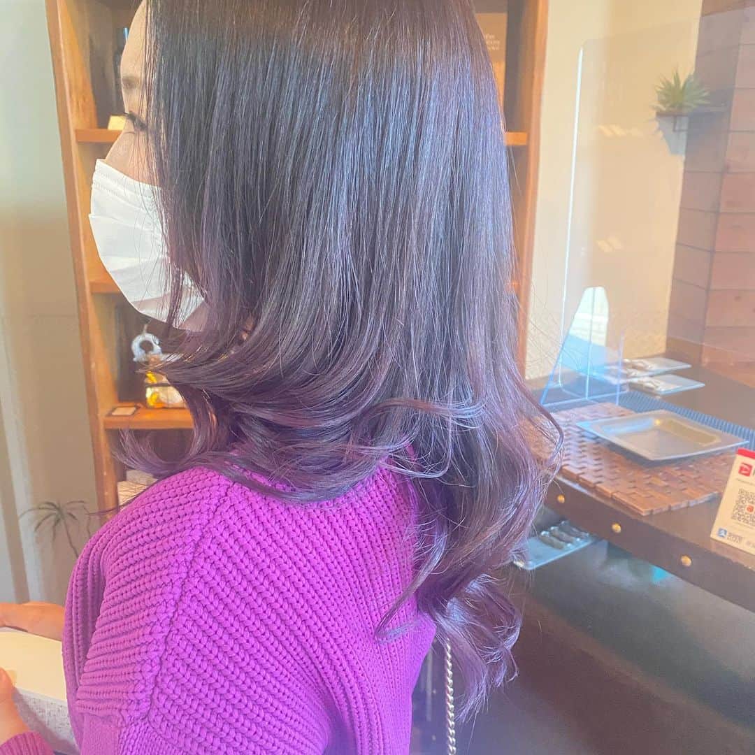 篠崎愛さんのインスタグラム写真 - (篠崎愛Instagram)「髪切って染めました。 ピンクパープル パープルピンク？ よくわからんけどいい色にしてもらいました💕」1月22日 22時11分 - mana.s_golf