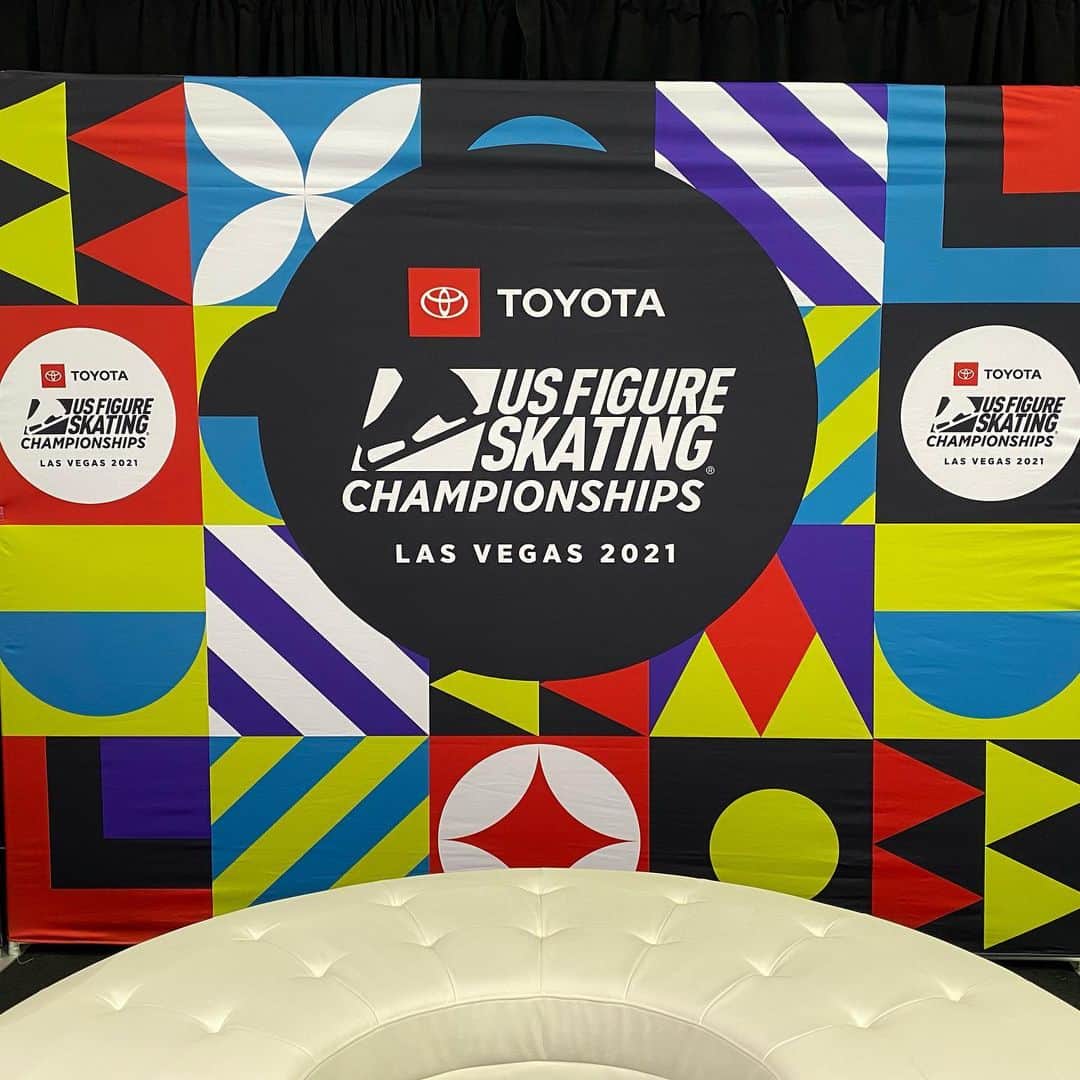 イナキョウコのインスタグラム：「It’s been an exciting couple of weeks in Las Vegas. Congratulations to all the athletes! Time to leave the bubble. Thank you for keeping us safe. #toyotauschamps21 #usfigureskating #teamusa #lasvegas #orleanshotelandcasino #iceskating #competition」