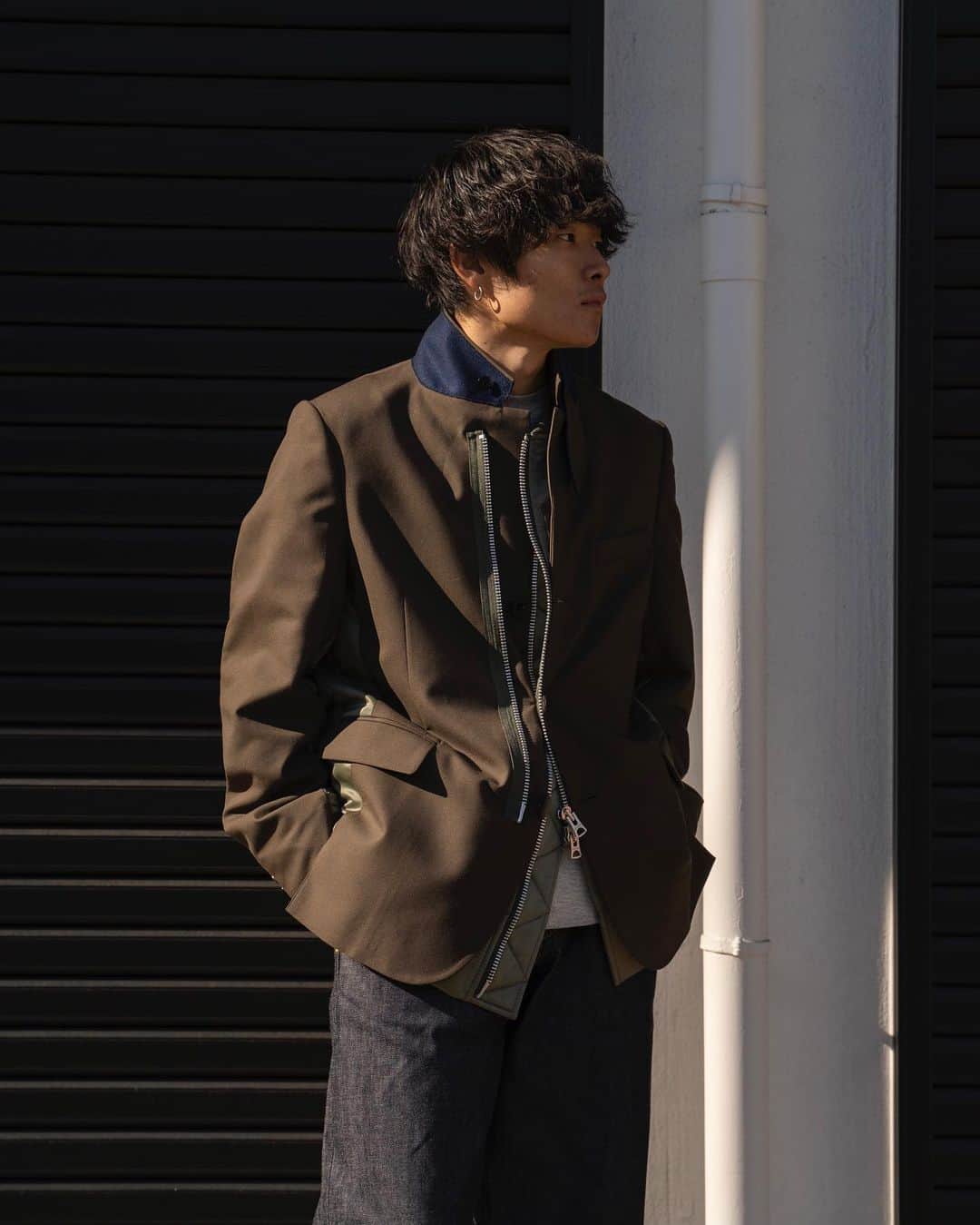 Ryoさんのインスタグラム写真 - (RyoInstagram)「ㅤㅤㅤㅤㅤㅤㅤㅤㅤㅤㅤㅤㅤ 珍しくsacai。最近のsacaiの提案するスーツスタイルが好みで、今回買ってしまいました…MA-1のとドッキングのバランスも好みで、思っていたよりも着やすい！お気に入りの１着です。 ㅤㅤㅤㅤㅤㅤㅤㅤㅤㅤㅤㅤㅤ jacket:#sacai sweat:#studionicholson pants:#studionicholson shoes:#jilsander」1月22日 22時15分 - ryo__takashima