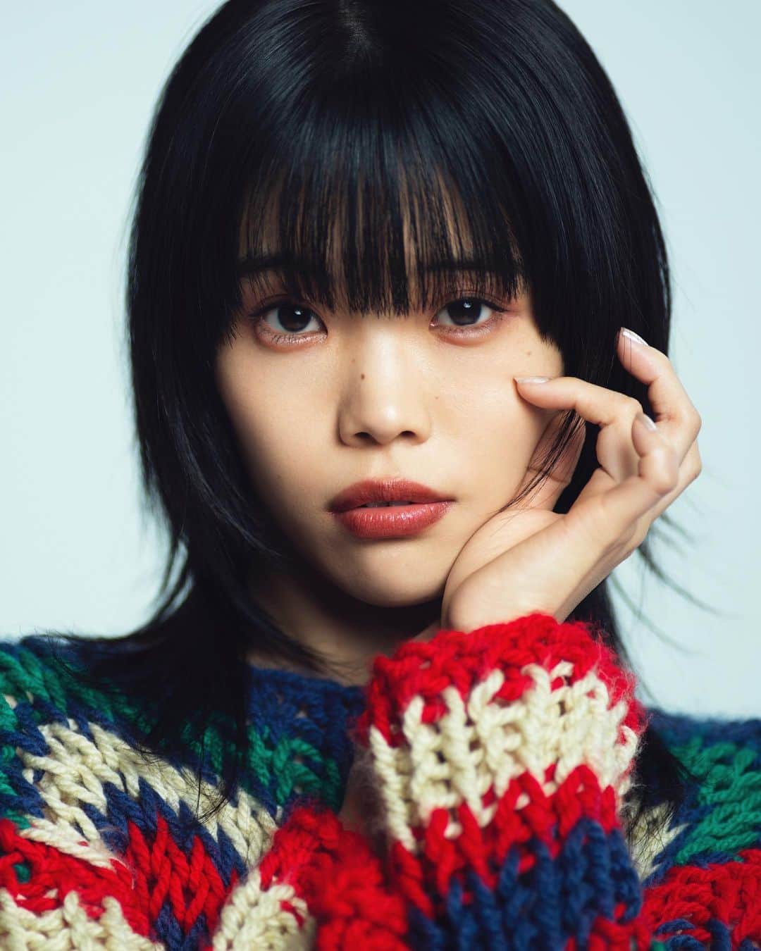 長山一樹のインスタグラム：「先程公開されました。言葉は思いつかないですが、是非見ていただきたい。 映像と写真の監督兼撮影を担当させていただいてるYouTubeチャンネル「THE FIRST TAKE」より。 アイナ・ジ・エンドさんを撮影させていただきました。  @the_firsttake  #アイナジエンド  #bish  #オーケストラ  Creative Director / Art Director: @smzksk  Art Director: @kana_takara  Director of Photography: @kazuki_nagayama  Lighting Director: @kazuhidetoya  Producer: Kentaro Kinoshita Producer: @makotouchida__  Stylist @masataka_hattori  Hairmake @katohairmake  #thefirsttake #photography #cinematography #director #portrait #thefirsttake #youtube #hasselblad #h6d #kazukinagayama #長山一樹」
