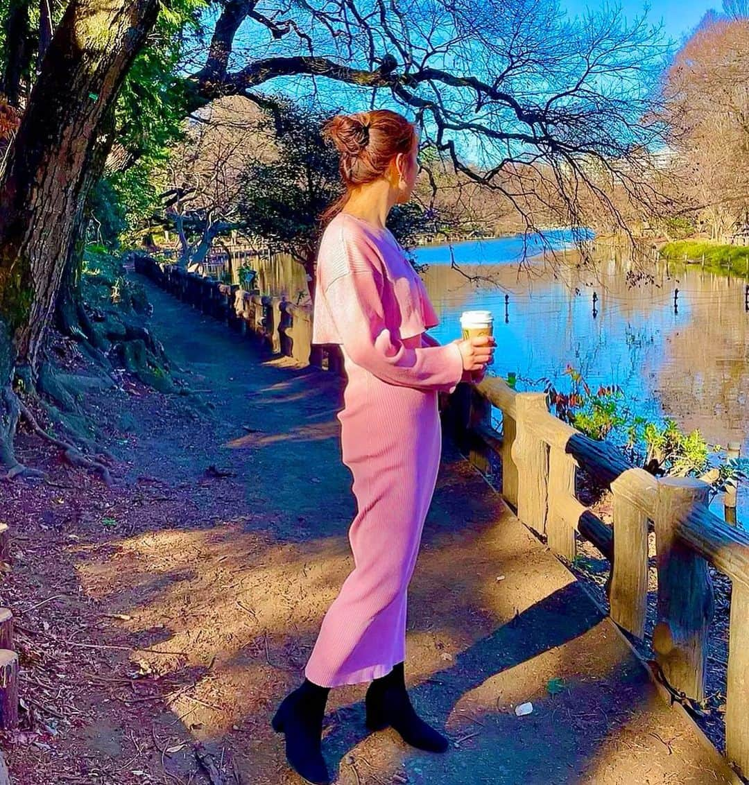 市原佑梨さんのインスタグラム写真 - (市原佑梨Instagram)「冬の公園寒さ染みる❄️💖✨✨ #ootd#fashiongram#fashionstyle#dress#fashionblogger#setup#setupdress#ワンピ#birthdaybash#バースデーバッシュ#セットアップワンピ#セットアップ#ワンピースコーデ #ワンピ好き#ロングワンピース#私服#私服コーデ #私服紹介」1月22日 22時44分 - yuri_ichihara