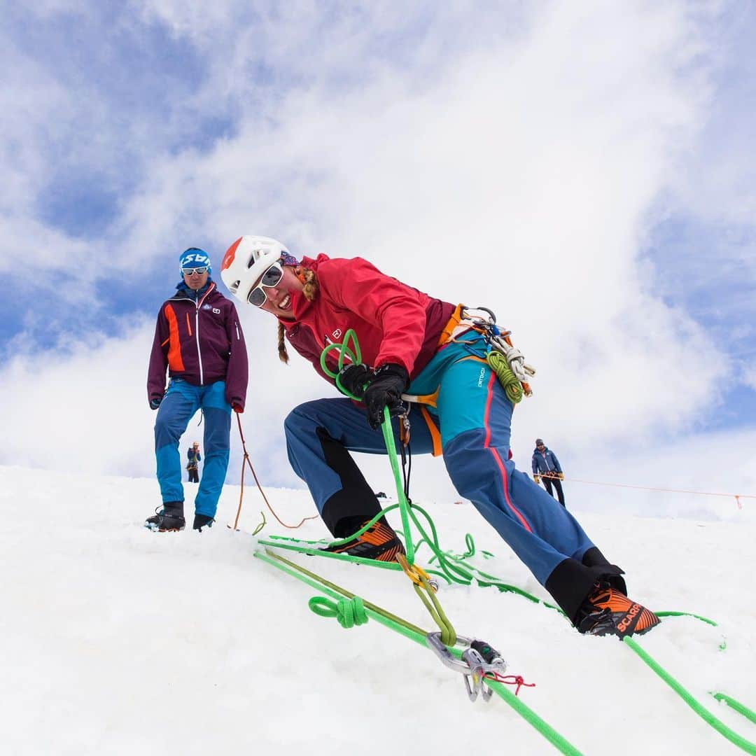 ドイターさんのインスタグラム写真 - (ドイターInstagram)「Holding on to memories like... Bianca fondly remembers the breathtaking training in Chamonix. 💪🏼🗻 - Please tag #deuter to be featured. 🏔❤️  - #deuter #deuterbackpack #climbing #outdoor #sports #outdoorsports #mountainscape #alpinism #memories」1月22日 22時47分 - deuter