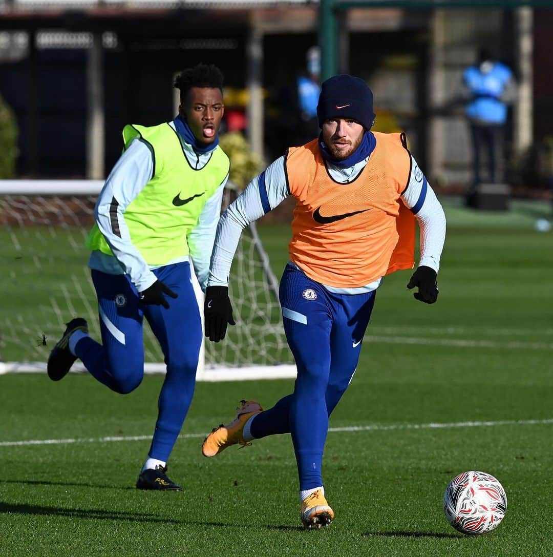 チェルシーFCさんのインスタグラム写真 - (チェルシーFCInstagram)「Chilly on the wing! ⚡️❄️ @benchilwell #CFC #Chelsea」1月22日 22時50分 - chelseafc