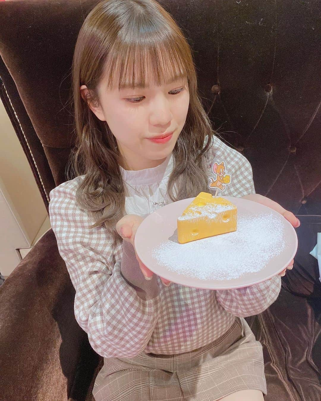 夢咲りりあさんのインスタグラム写真 - (夢咲りりあInstagram)「୨୧ cake🧀  #cafeon #カフェ #Cafe #チーズケーキ #トムとジェリー #新大久保 #新大久保カフェ #スイーツ #新大久保スイーツ #アイドル」1月22日 22時53分 - yumesakiriria12