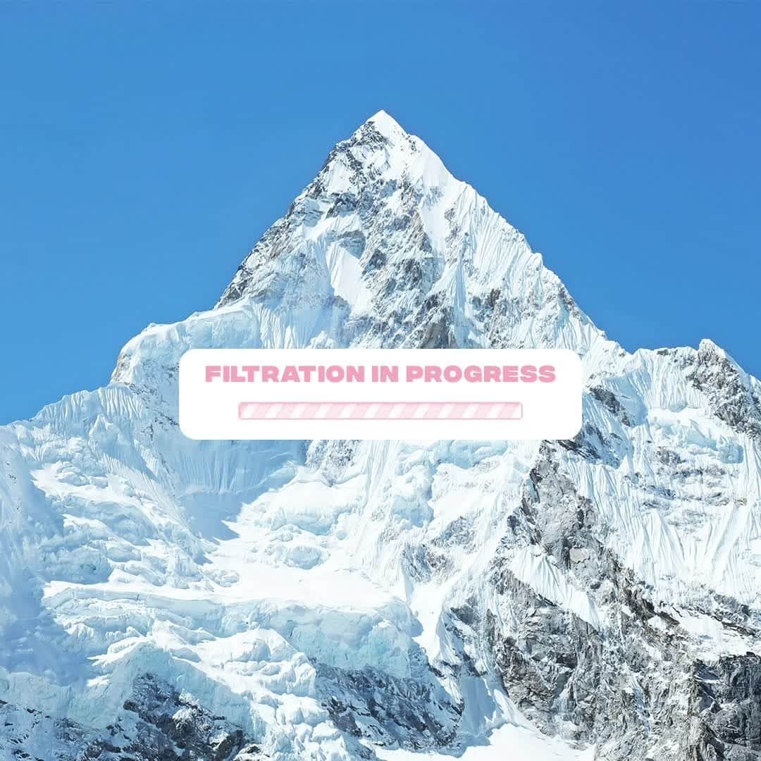 のインスタグラム：「In the French Alps, patience is key. ⏳​⁣ 15 years of natural filtration through layers of rocks: that’s what it takes for #evianwater to get its crisp taste and be enriched in minerals and electrolytes. ​⁣ ⁣ Always pure and 100% natural. 💧​⁣ ⁣ #evian #stayhydrated #positivedrops」