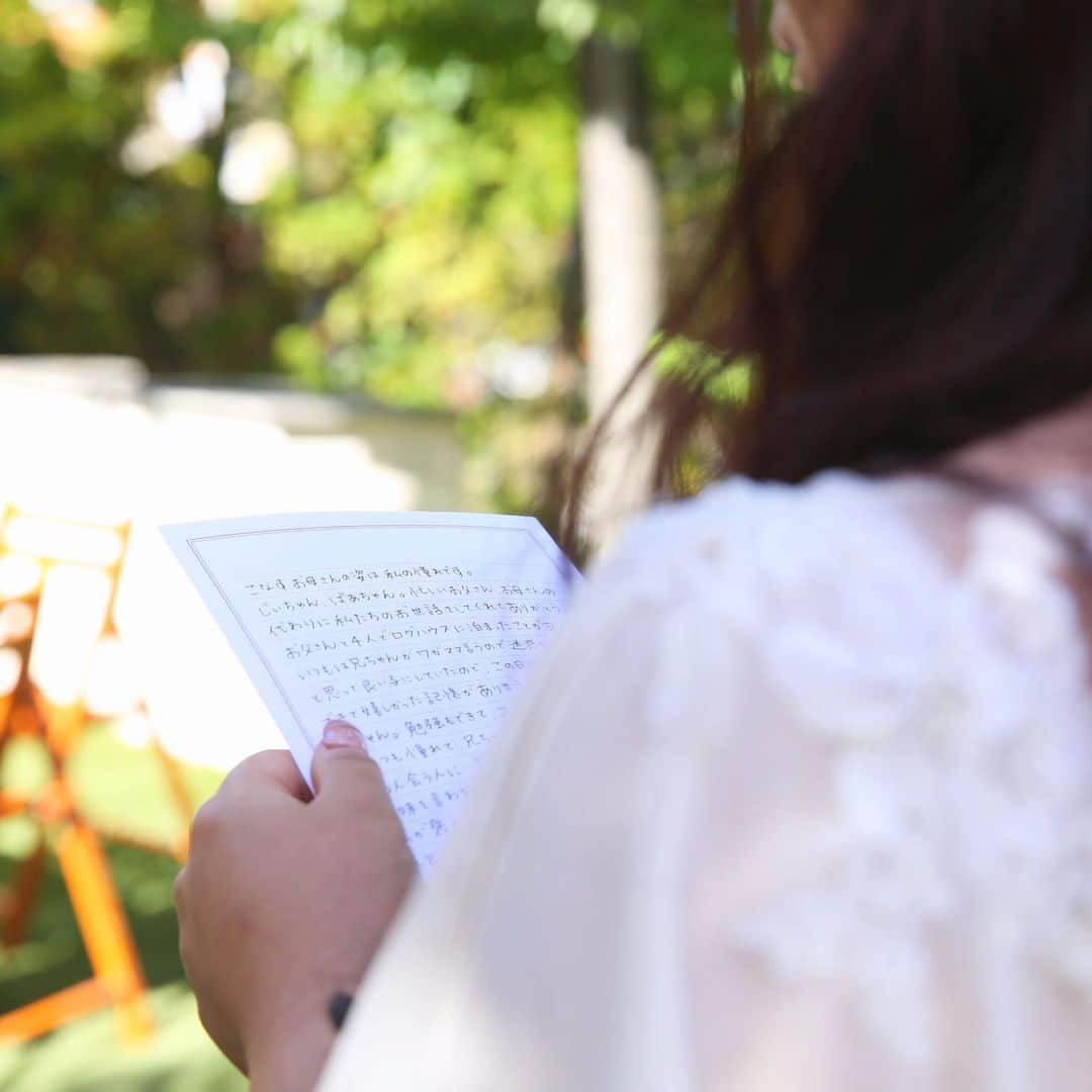 ラ パルティールさんのインスタグラム写真 - (ラ パルティールInstagram)「﻿ “Sou and Kanako's Wedding Report part2“﻿ ﻿ この秋﻿の ガーデン挙式×記念写真×ケーキ＆ティータイム﻿ という新しいスタイルのWedding ﻿ 前回は結婚式全体のReportをお届けしましたが、 今回はいつもとは少し違った目線で、、、﻿ 結婚式後に届いた新婦お父様からの﻿ 手紙の内容と共にお届けします！﻿ ﻿ お二人がこだわった結婚式の内容が気になる方は﻿ ホームページからCHECK！﻿ ﻿ ﻿ _ _ _ _ _ _ _ _ _ _ _ _ _ _ _ _ _ _ _ _ _ _ _ _ _ _ _ _ _ _ _ _ _﻿ ﻿ 新潟県長岡市古正寺3-39﻿ プライベートガーデンWedding La partir﻿ ＠partir_nagaoka﻿ ﻿ _ _ _ _ _ _ _ _ _ _ _ _ _ _ _ _ _ _ _ _ _ _ _ _ _ _ _ _ _ _ _ _ _﻿ ﻿ #星降る会場⠀#ナチュラルウェディング  #アットホームウェディング  #ガーデンウェディング#ガーデン挙式⠀ #ブライダルフラワー  #ドライフラワーブーケ #結婚式アイディア⠀#パルティール⠀#ラパルティール⠀#lapartir #結婚式レポート⠀#新潟花嫁 #新潟プレ花嫁 #新潟結婚式⠀#新潟結婚式場  #長岡結婚式⠀#長岡結婚式場  #長岡市結婚式場　#1組貸切ウェディング#おしゃれ花嫁 ﻿ ﻿ ﻿」1月22日 23時06分 - partir_nagaoka