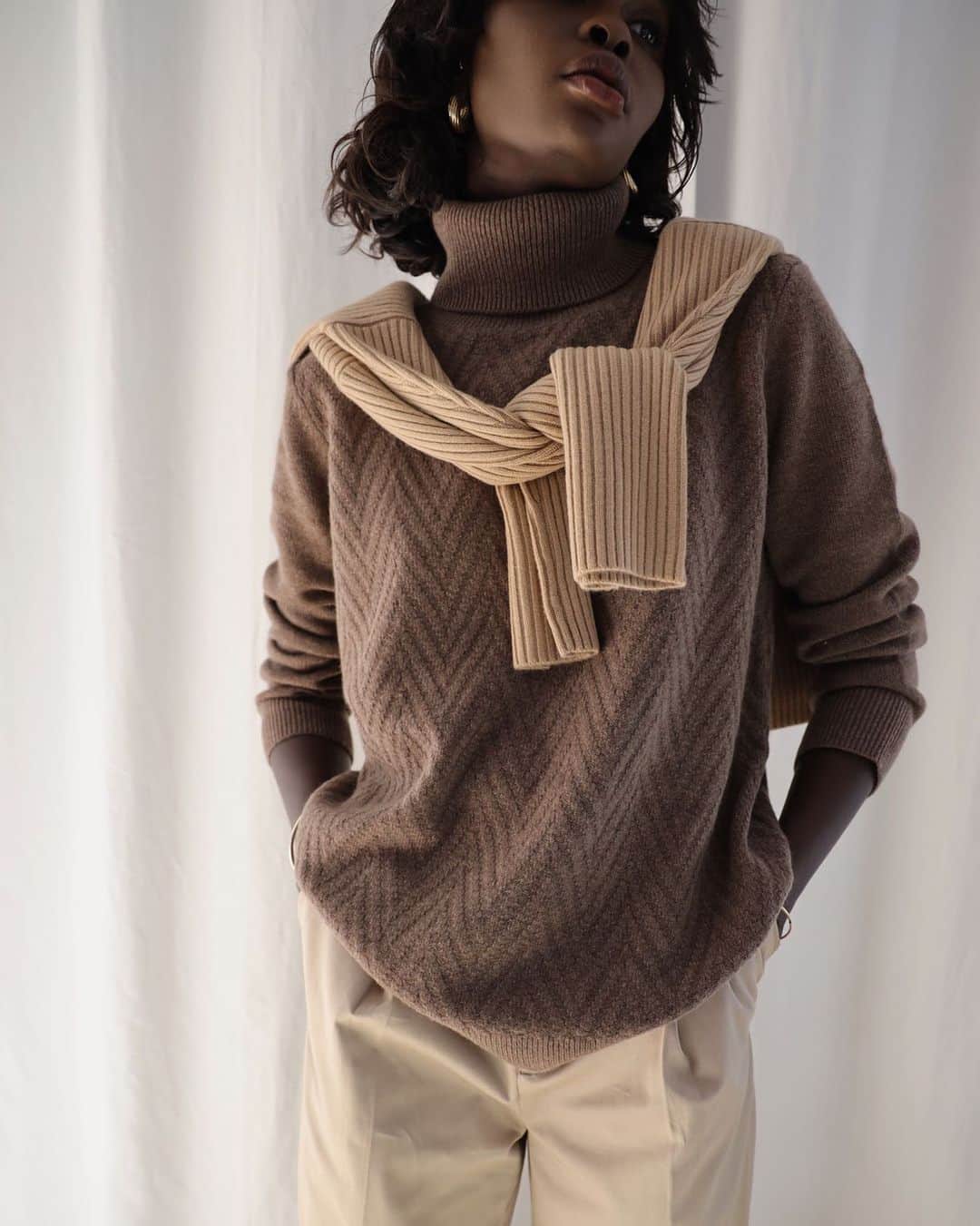 Club Monacoのインスタグラム：「Spending the day in the Mixed Stitch Cashmere Turtleneck Sweater with @lefevrediary .」