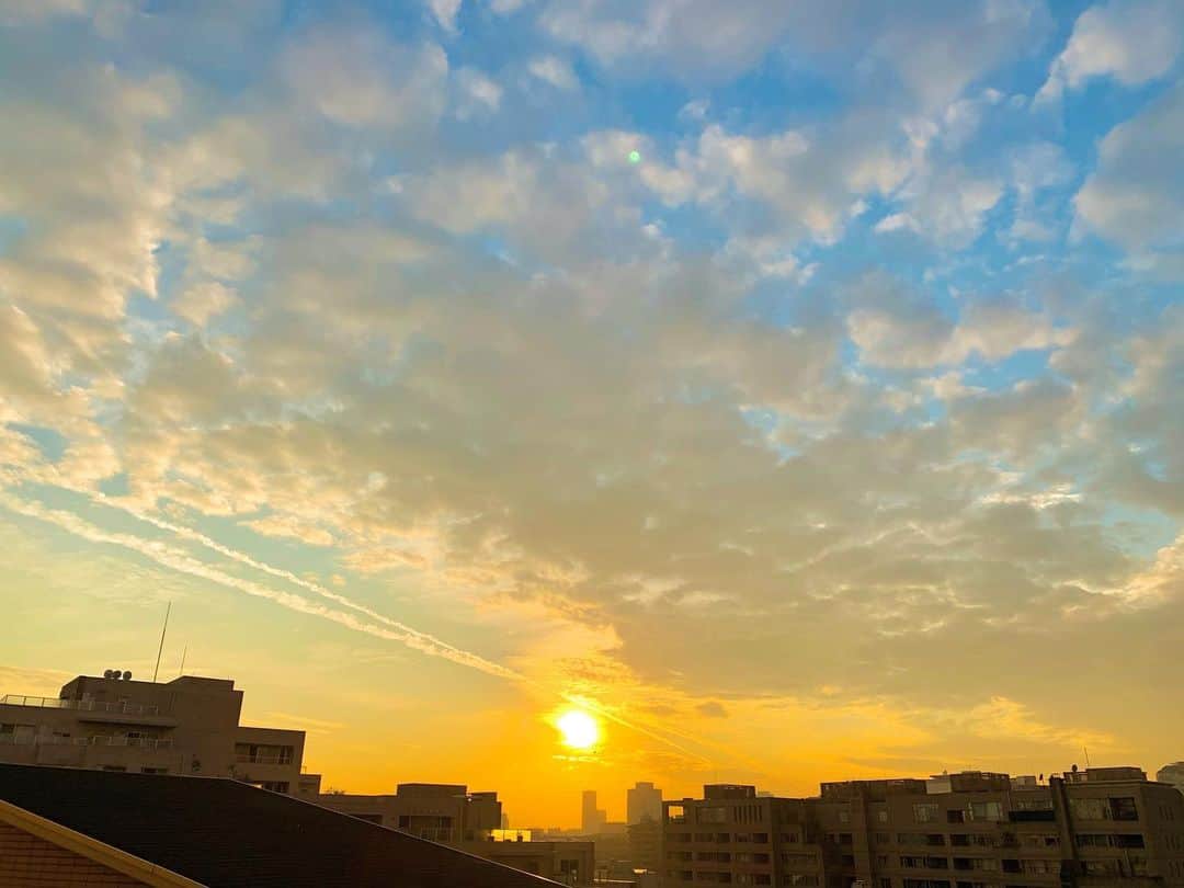 のインスタグラム：「. とぅでい。うれしくて泣いて沢山笑った日でした✨🌞」