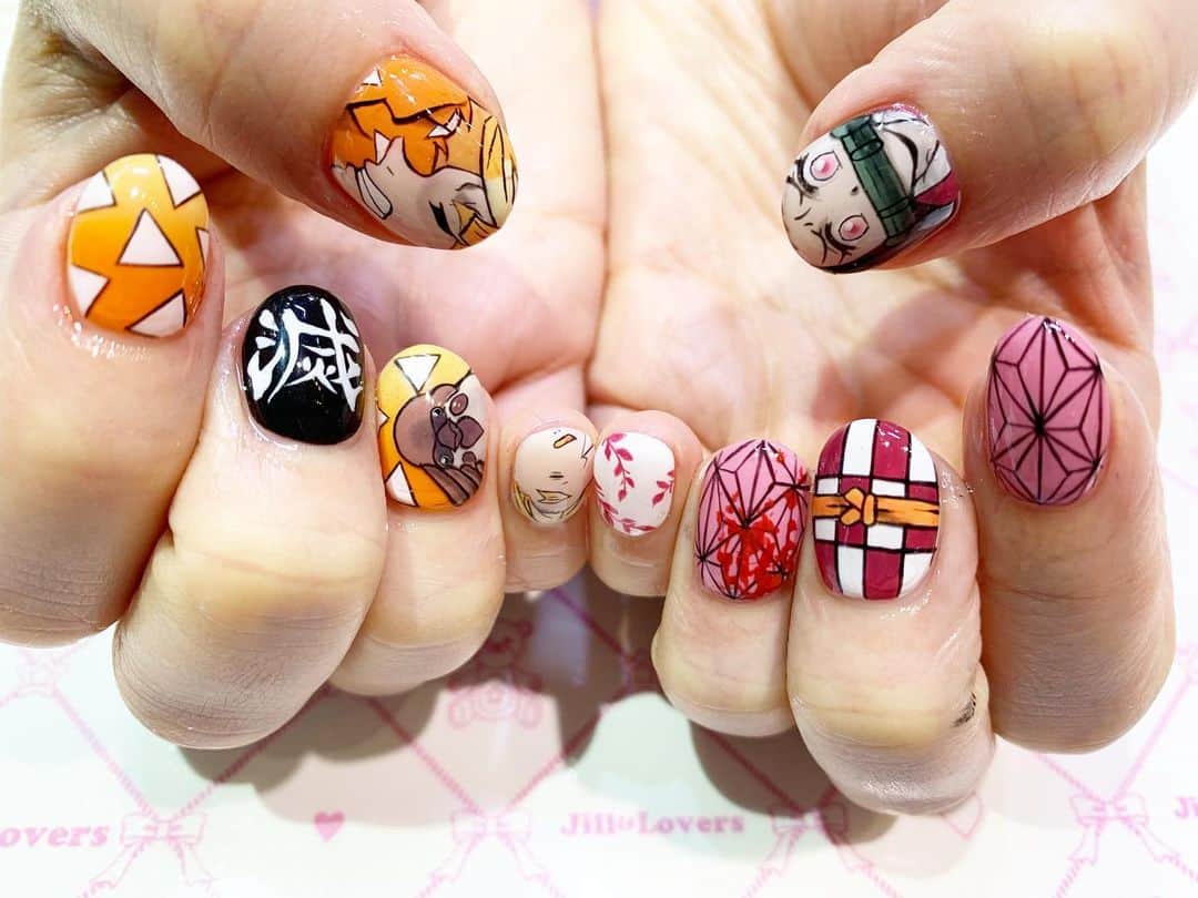 mamijinguのインスタグラム：「色んなアートは為になる🎨  #jillandlovers #nail #nailart #paragel #gelneil#gel #ネイル #ネイルアート #me #look #love #かわいい#きめつのやいば」