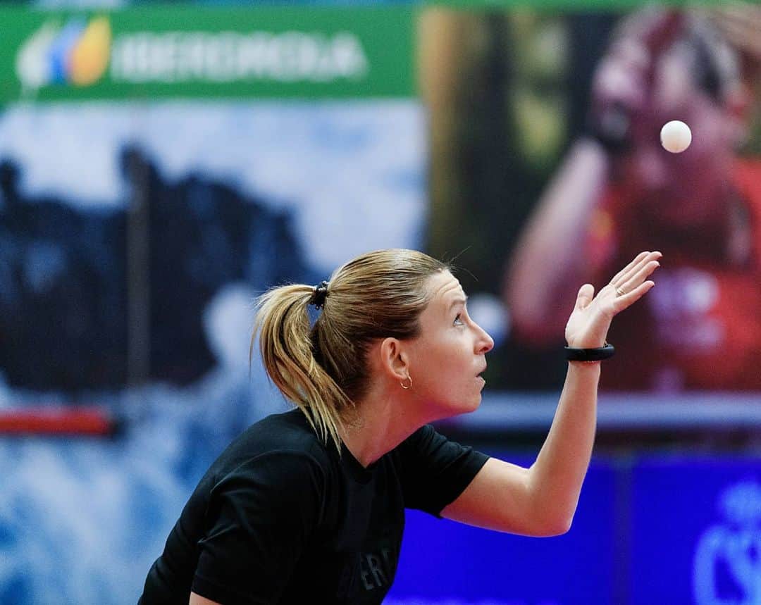 ガリア・ドボラクのインスタグラム：「Uncertain times for everybody. I hope you all keep staying positive ❤️ #tabletennis 📸 @alvarodiaz1」