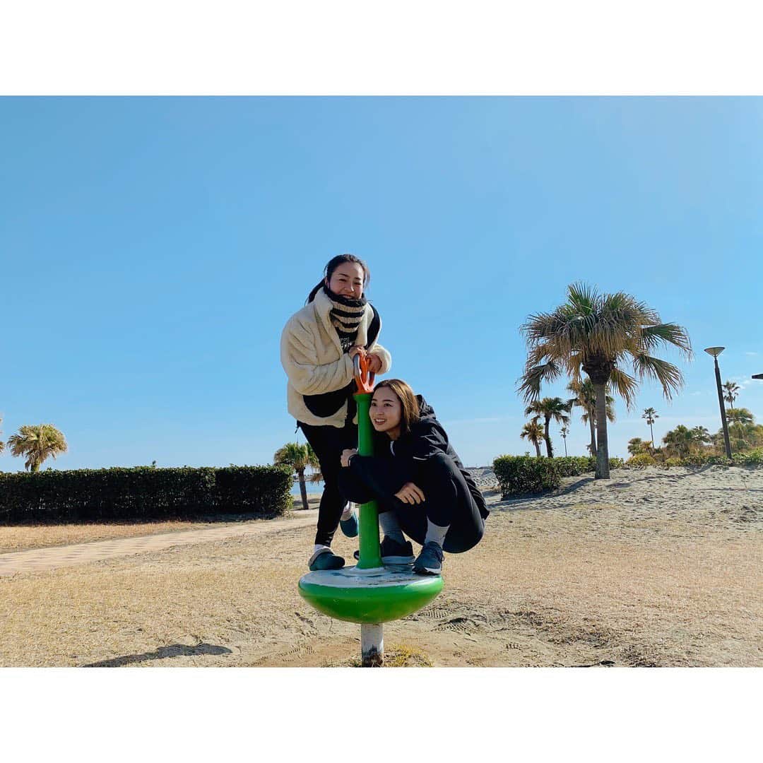 山内日菜子のインスタグラム：「． お姉さま方とのおしゃべりはいつも楽しい🤭笑 今日もトレーニング後に、時間を忘れて喋ってた。笑笑  いろいろ勉強になります🤔」