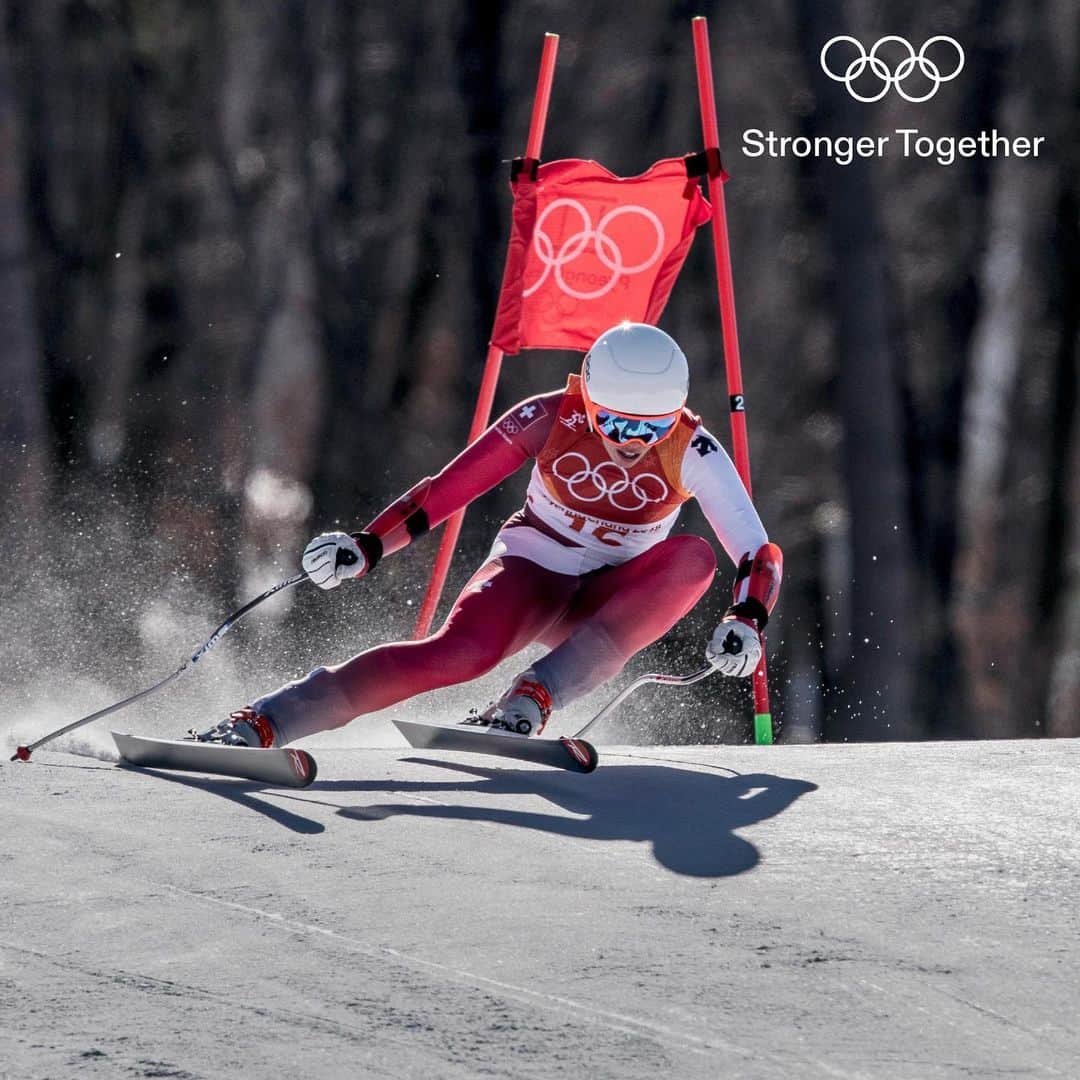 オリンピックさんのインスタグラム写真 - (オリンピックInstagram)「Excellence runs in the family.⁠⠀  ⁠⠀ Alpine skier and Olympic Champion Dominique Gisin at Sochi 2014. Four years later, her younger sister Michelle Gisin followed in her footsteps, also winning gold at PyeongChang 2018.⁠⠀  ⁠⠀ #StrongerTogether, #Olympics, #Excellence⁠⠀ ⁠⠀ @dominiquegisin @michellegisin ⁠⠀ @swissolympicteam @fisalpine」1月22日 23時24分 - olympics