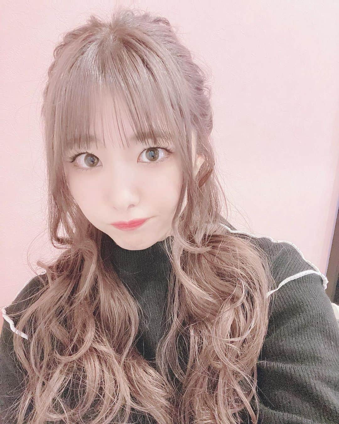 のインスタグラム：「🤍﻿ ﻿ 今日はどんな1日でしたか☺︎﻿ 教えてん〜〜﻿ ﻿ ﻿ ﻿ ﻿ ﻿ 少しリプ返する¨̮﻿ ﻿ ﻿ ﻿ ﻿」