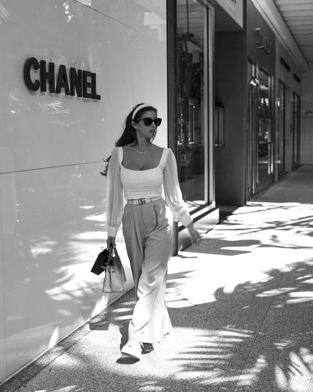 Alexandra M Rodriguezのインスタグラム：「“A girl should be two things: who and what she wants”. -Coco Chanel  #miami #balharbour #miamimama #weekend #fashion #ootd #chic #fabulous #chanel #cocochanel #quotes #quotesilike」