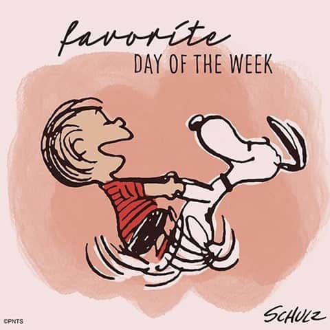 スヌーピーのインスタグラム：「Friday is my favorite. #FridayFeeling   What's your favorite day of the week?」
