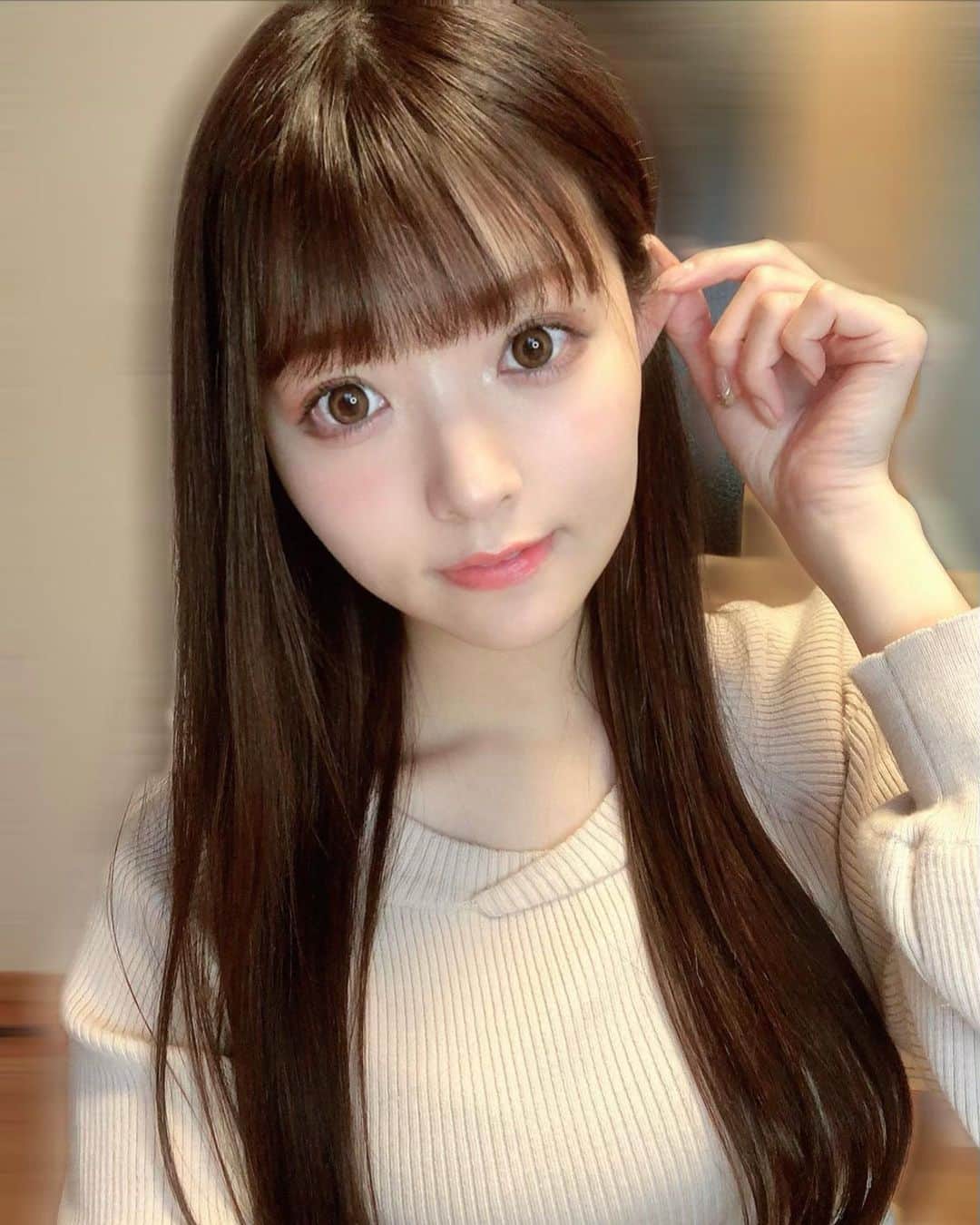 林あやのさんのインスタグラム写真 - (林あやのInstagram)「👂  #虹色の飛行少女 #アイドル #idol #私服 #ロングヘア #japanesegirl #좋아요」1月22日 23時56分 - ayan0hayashi