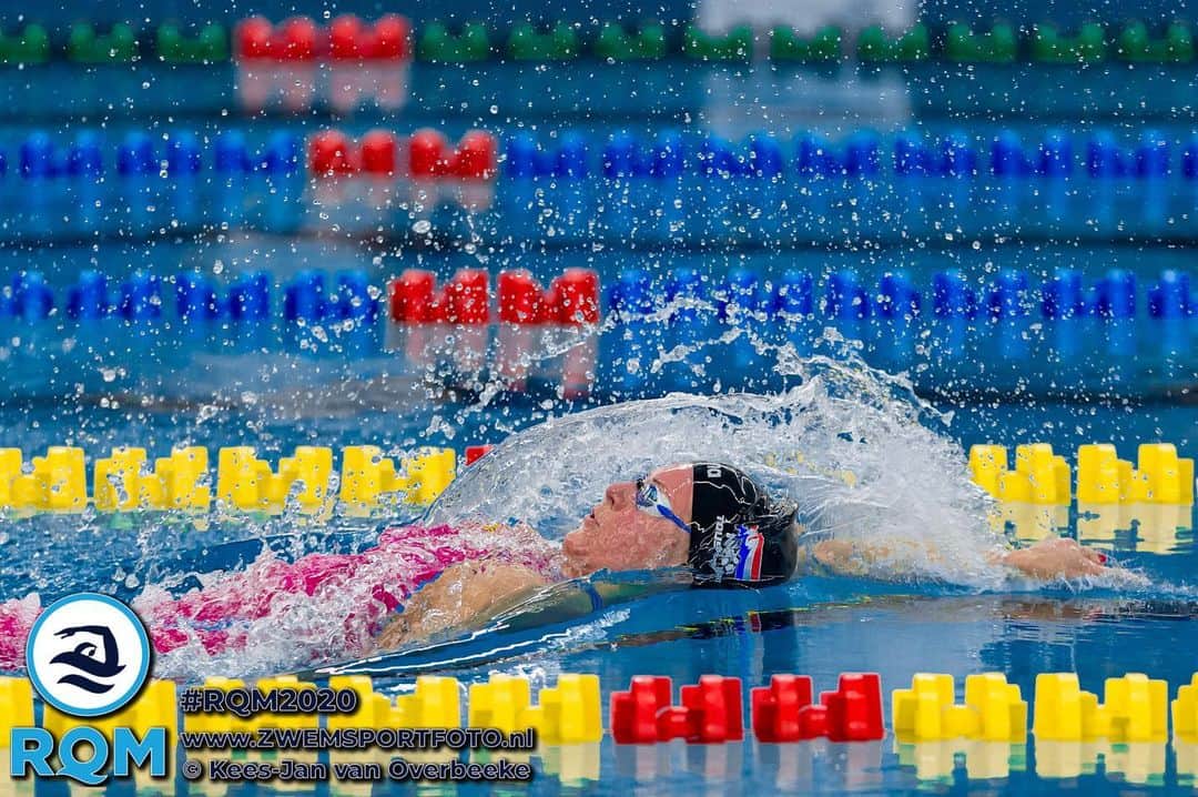 キーラ・トゥサントのインスタグラム：「Breaking through the surface is one of my favorite parts of swimming!! Getting ready for the Flanders Qualificatioj Meet in Antwerpen! #arenawaterinstinct #teamnl #elkedagbeter 📷: @kjvoverbeeke」